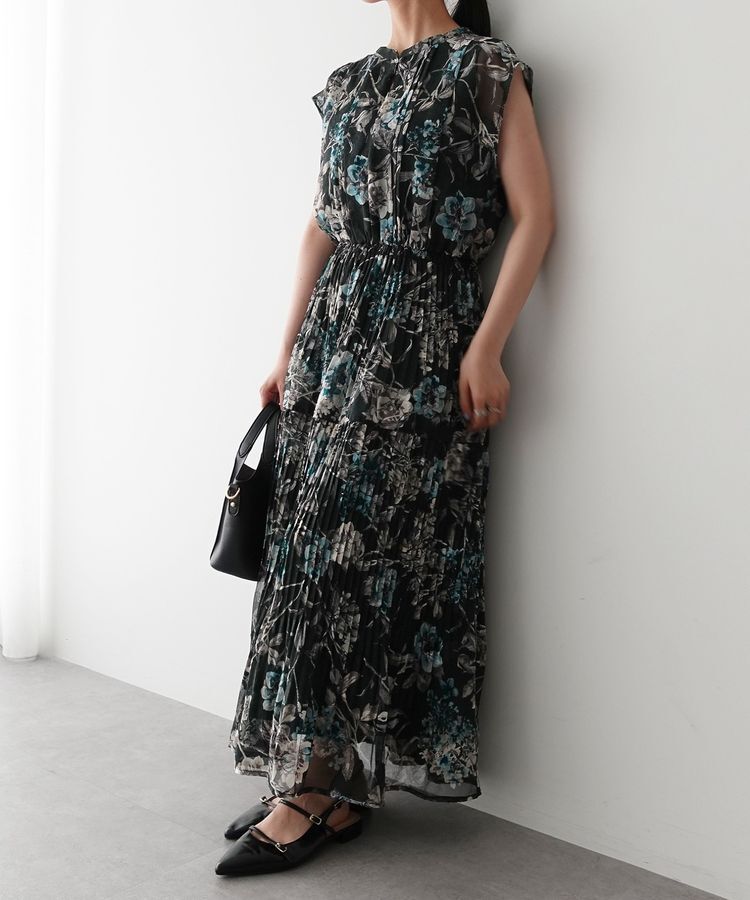 YECCA VECCA「【追加生産】フラワー柄シアープリーツワンピース」|ワンピース|