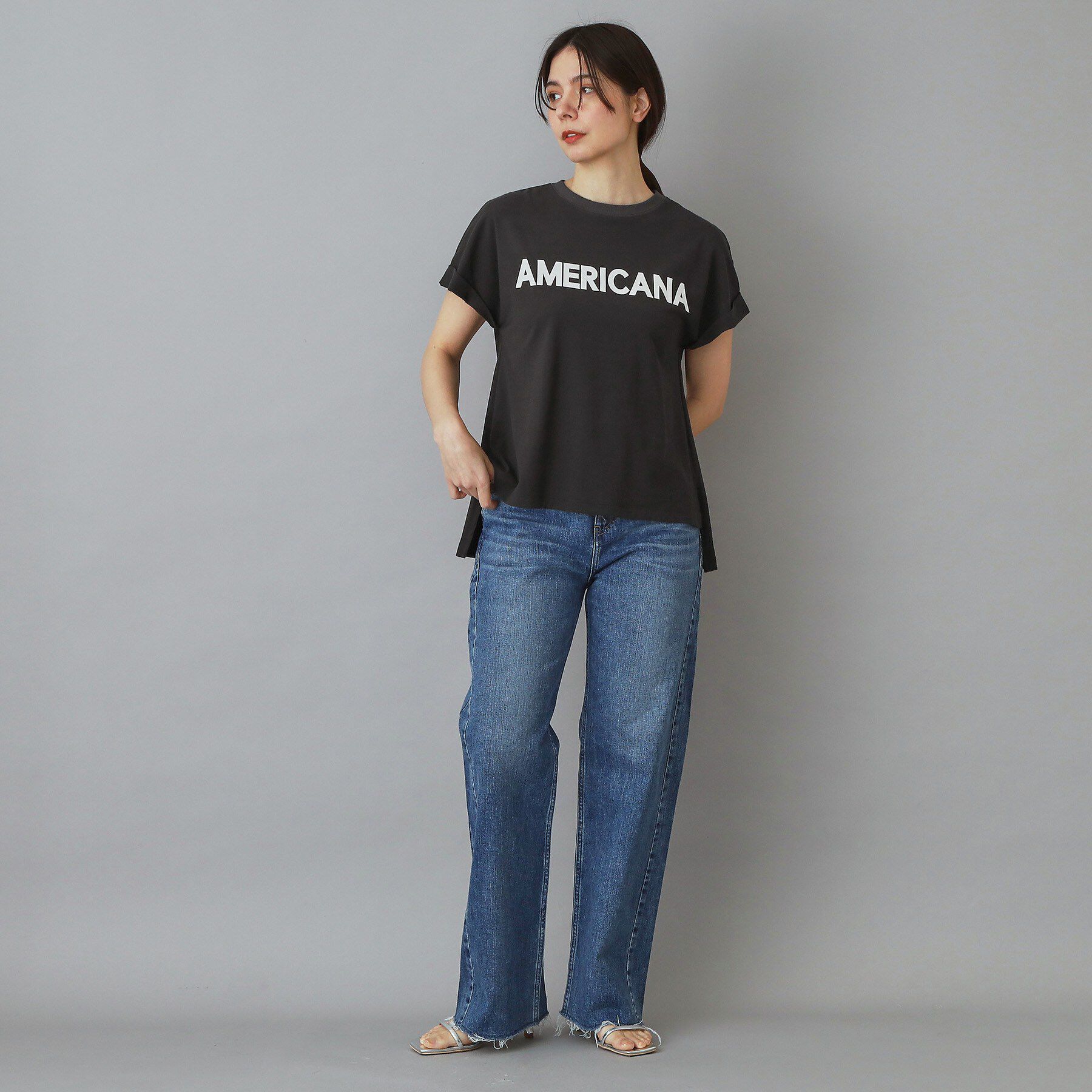 DRESSTERIOR「Americana（アメリカーナ）【別注】 接触冷感 袖ロールアップ ロゴTシャツ」|Tシャツ・カットソー|