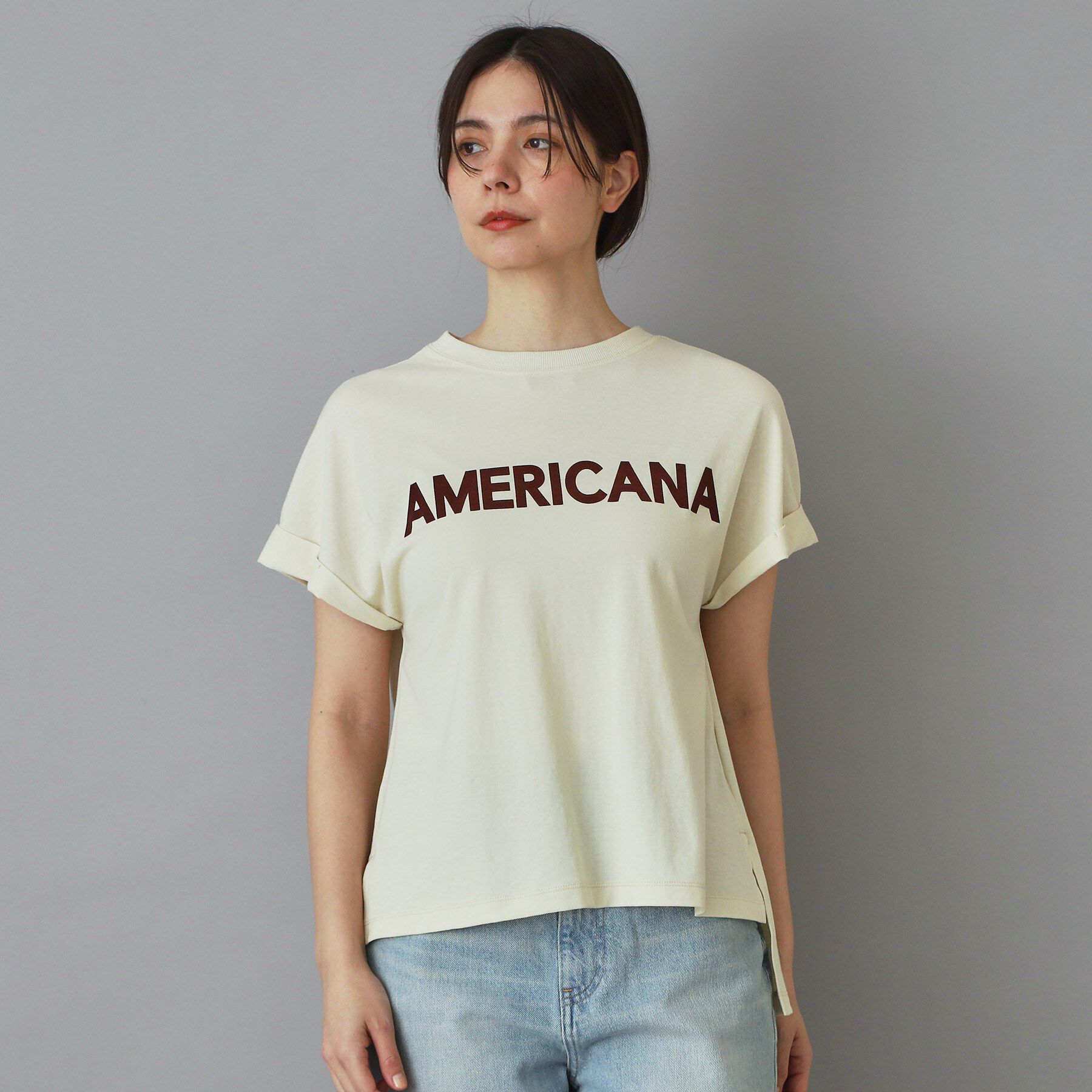 DRESSTERIOR「Americana（アメリカーナ）【別注】 接触冷感 袖ロールアップ ロゴTシャツ」|Tシャツ・カットソー|
