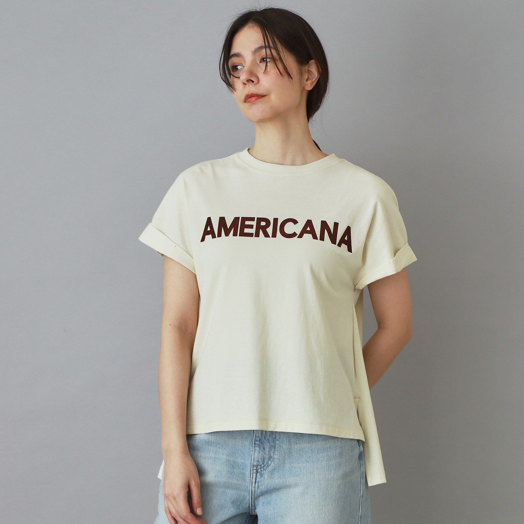 DRESSTERIOR「Americana（アメリカーナ）【別注】 接触冷感 袖ロールアップ ロゴTシャツ」|Tシャツ・カットソー|