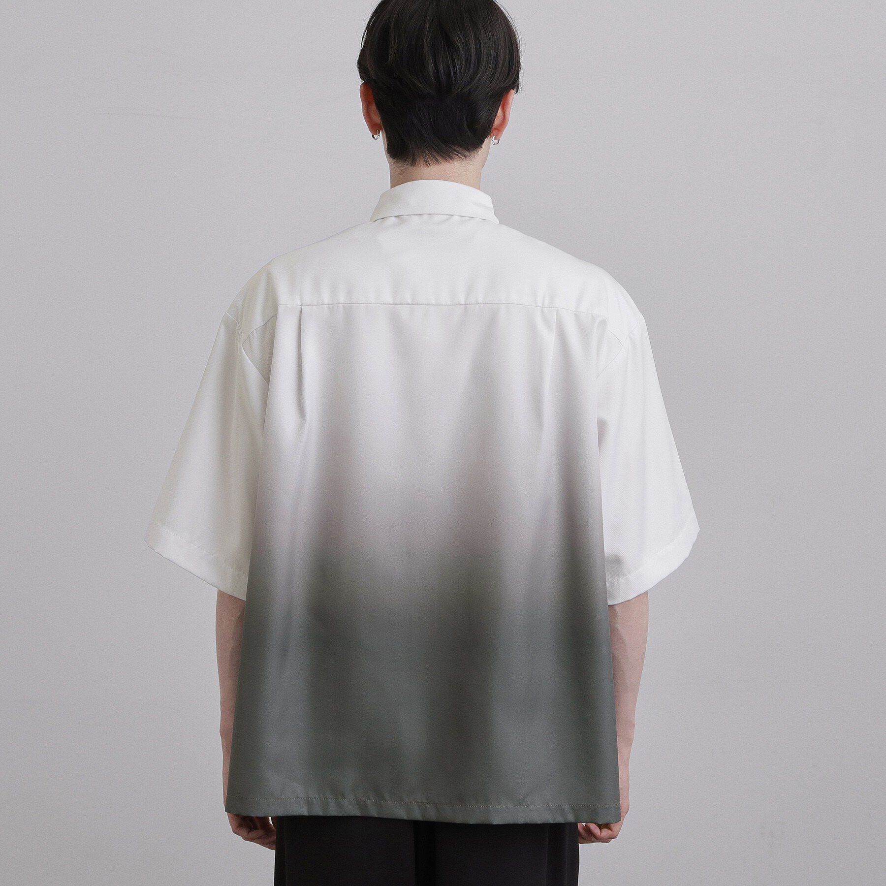 tk.TAKEO KIKUCHI「【26SSイチオシ！】オーバーとろみグラデーションプリントシャツ/レギュラーカラー/さらっとタッチ」|シャツ・ブラウス|