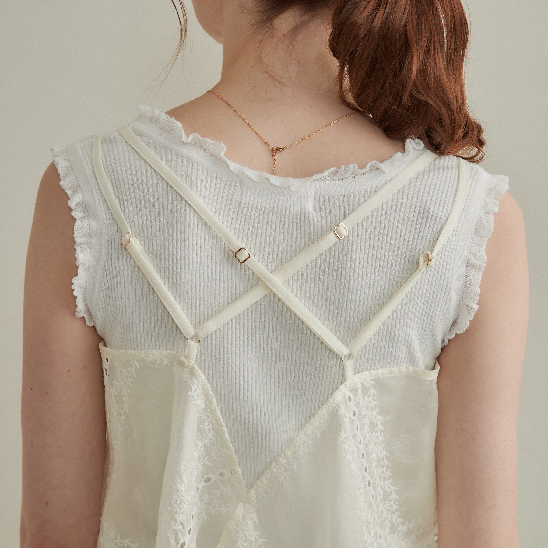 Couture broach「ニュアンススクエア刺繍キャミ」|キャミソール|