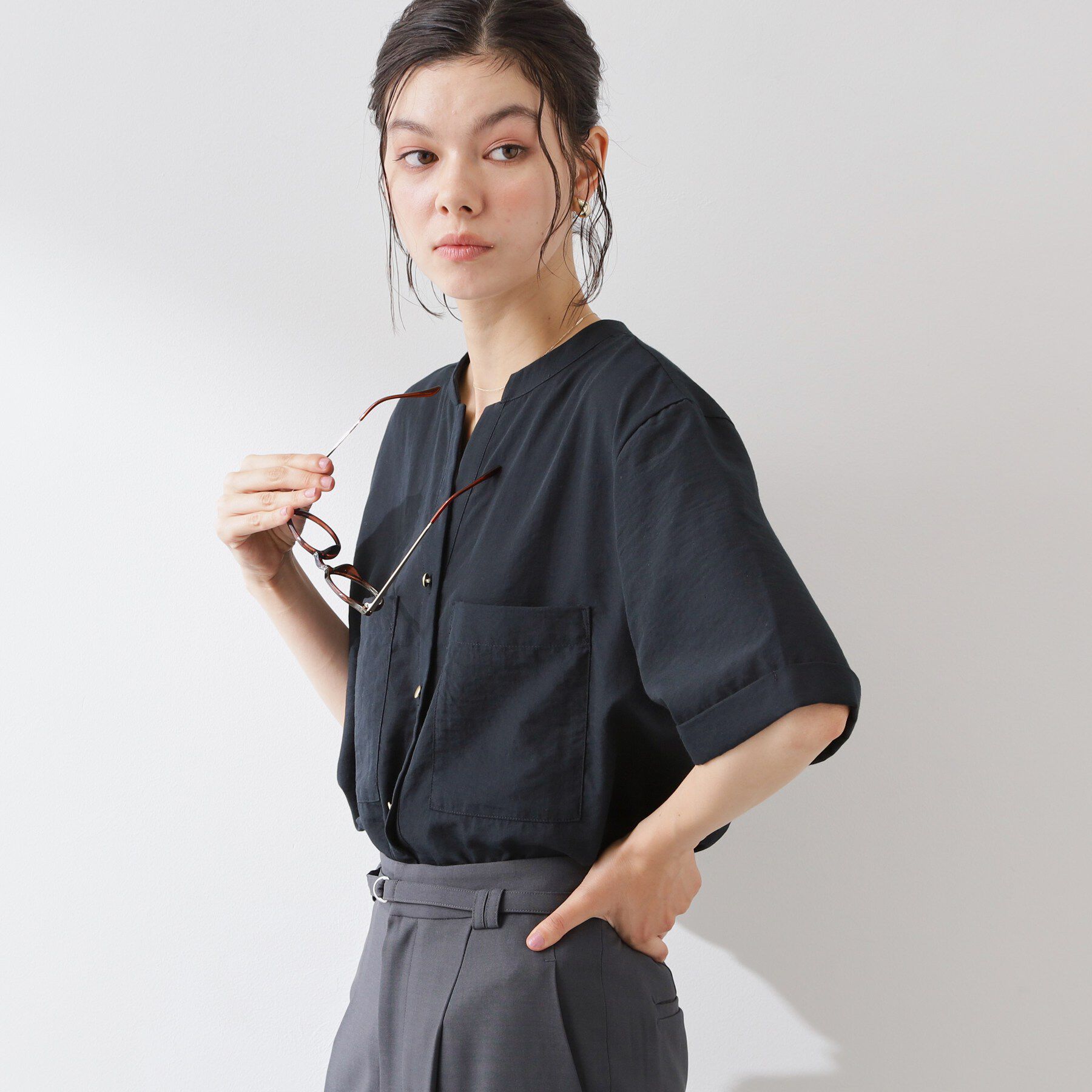 THE SHOP TK「【M-XL/さりげなく二の腕カバー】5分袖Wポケットシャツ」|シャツ・ブラウス|