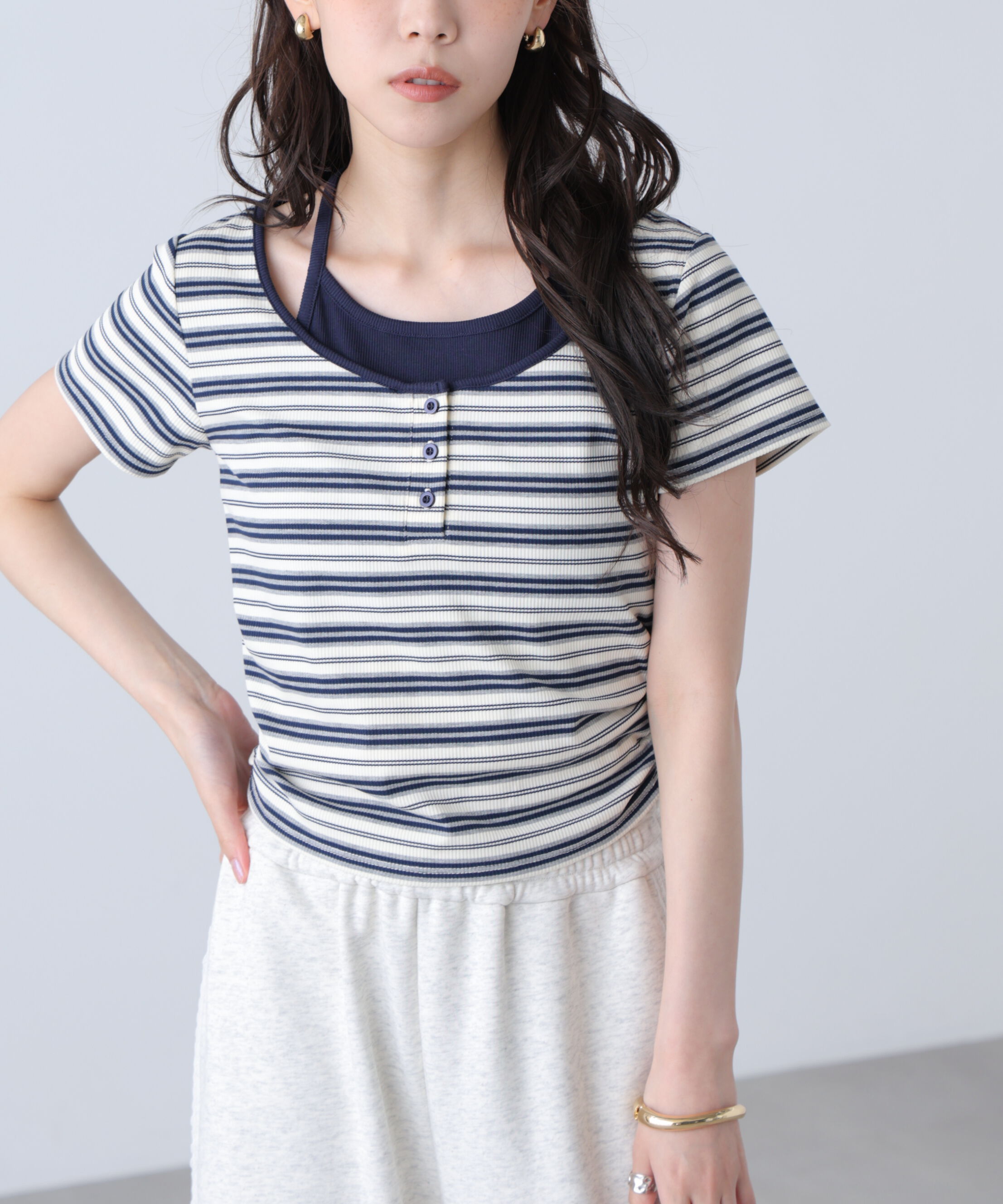  「インナーレイヤードボーダーヘンリーネックTシャツ」|Tシャツ・カットソー|