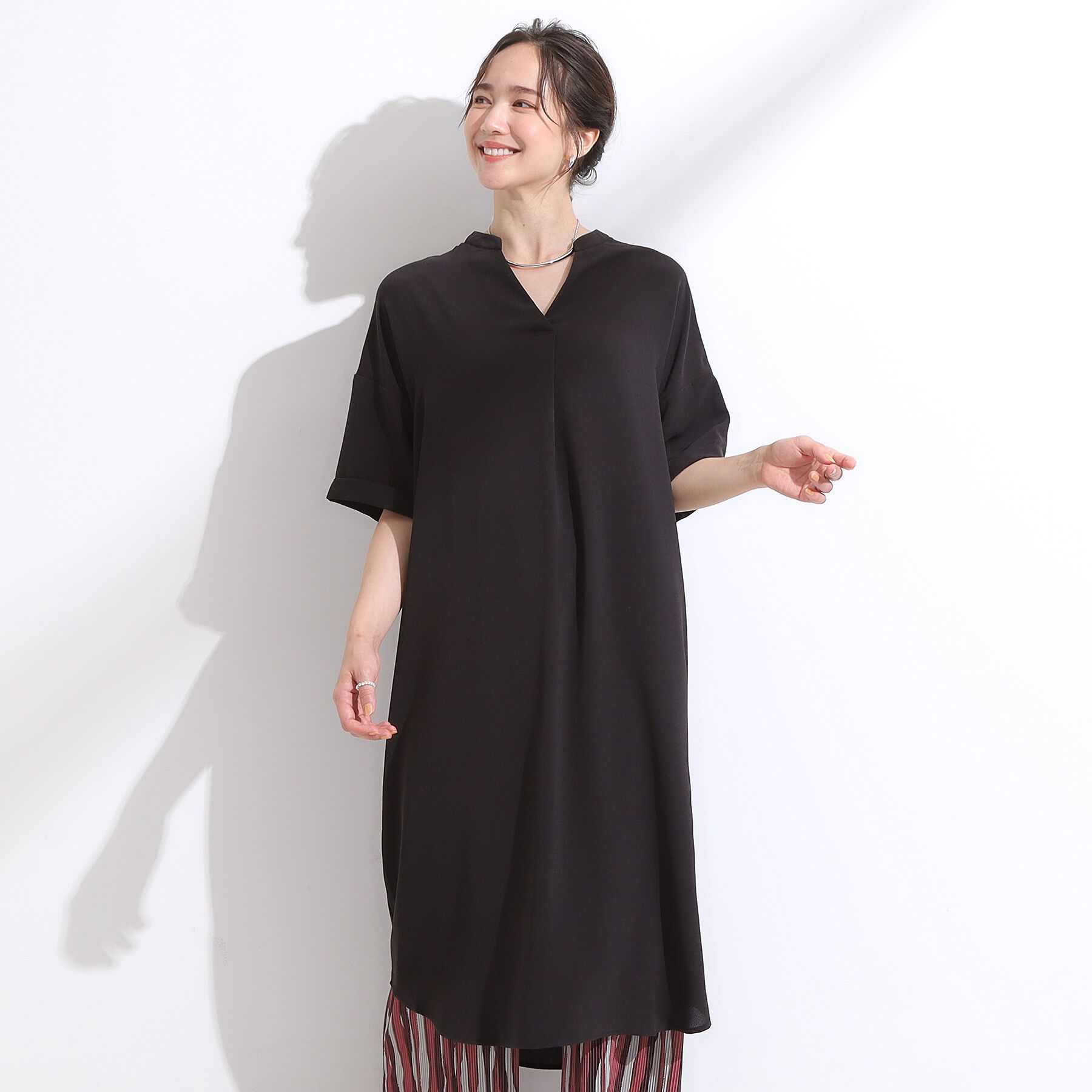 SHOO･LA･RUE「【S-LL/洗濯後しわになりにくい/体型カバー】後ろ姿もサマになる バックレースアップチュニック」|チュニック|