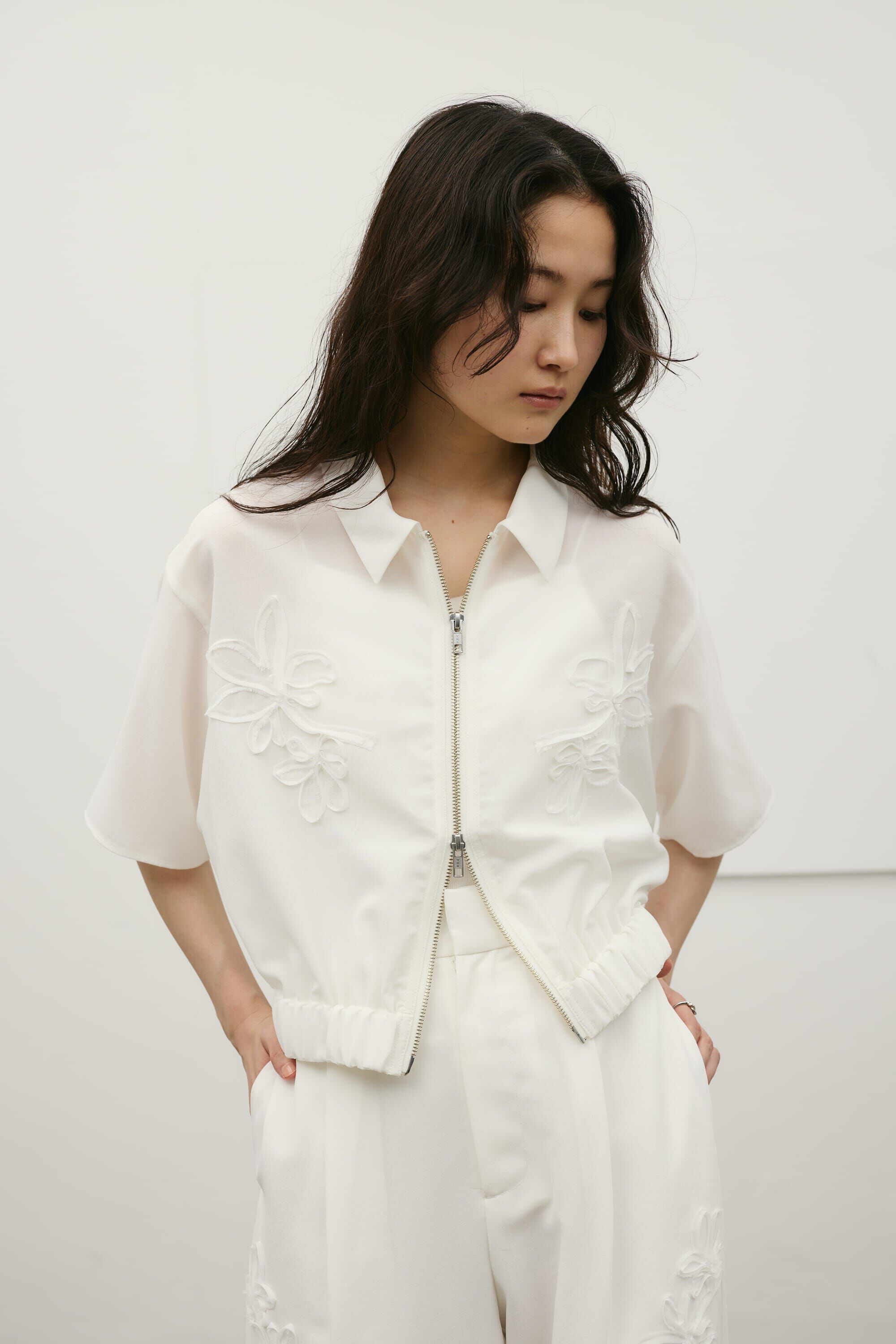 STYLEMIXER「フラワーエンブロイダリージップシャツ」|シャツ・ブラウス|WHT