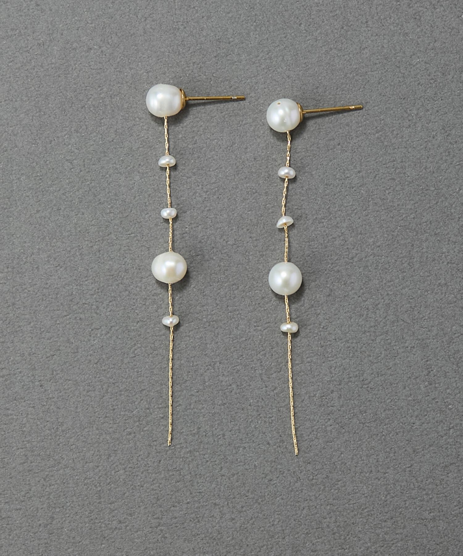 Phoebe「【金属アレルギー対応】パールドロップロングピアス　ゴールド」|ピアス|