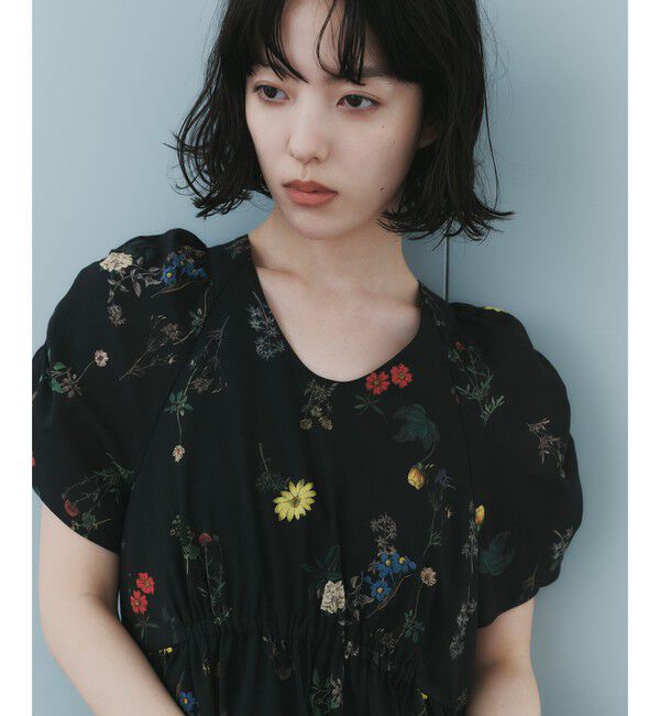 EMMEL REFINES「＜EMMEL REFINES＞EM フラワープリント ギャザーパフスリーブ ワンピース」|ワンピース|BLACK