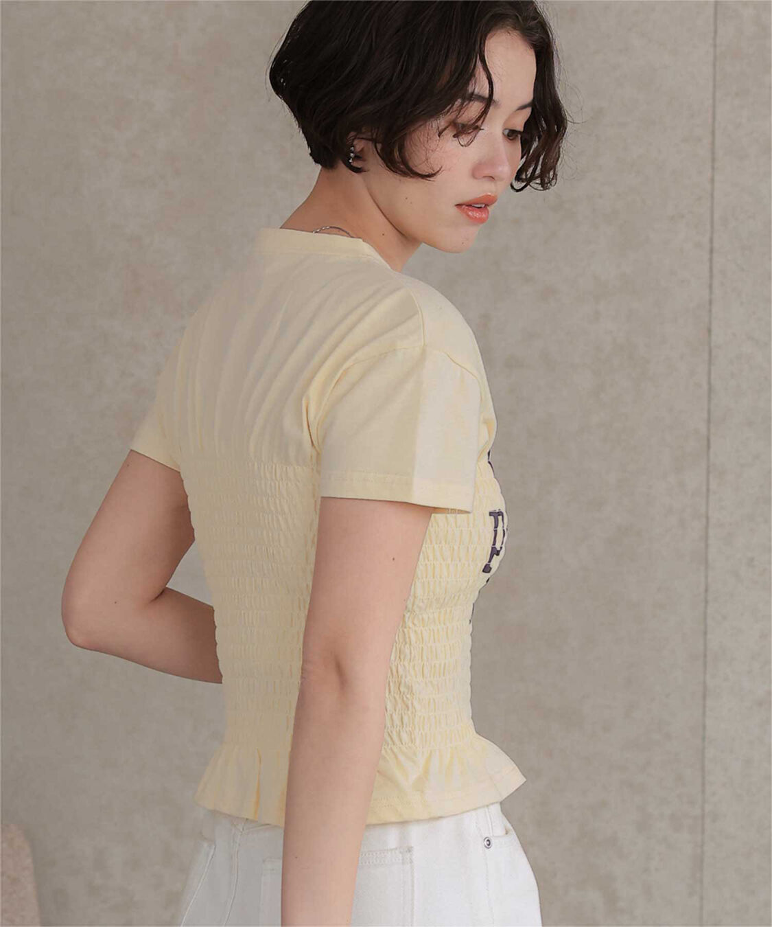 titivate「シャーリングロゴプリントTシャツ」|Tシャツ・カットソー|
