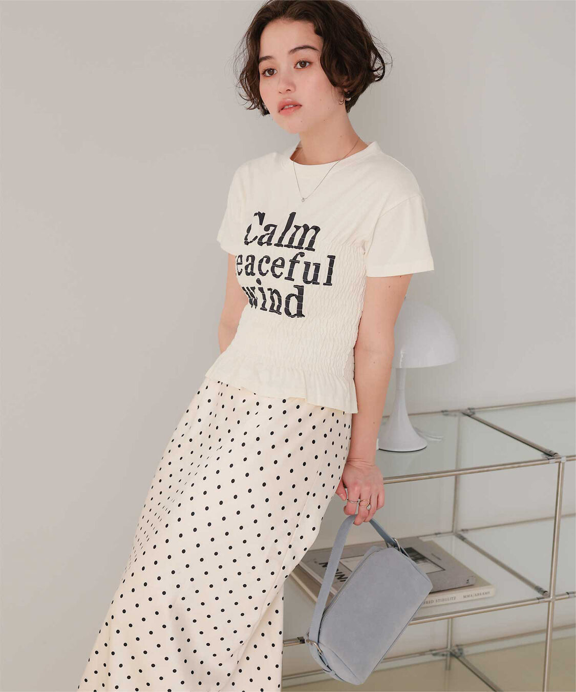 titivate「シャーリングロゴプリントTシャツ」|Tシャツ・カットソー|オフホワイト
