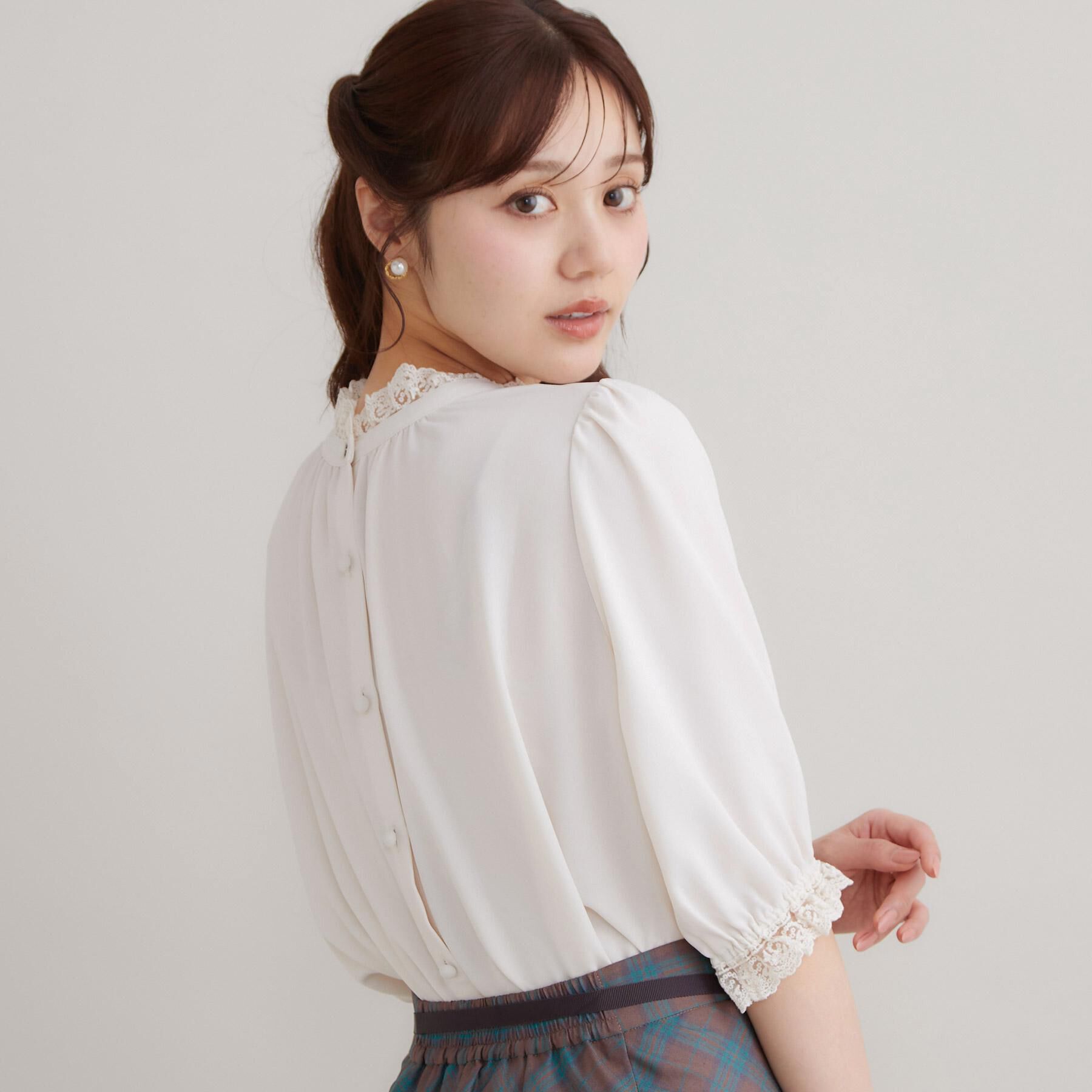 Couture broach「大人上品なエンブロレース 5分袖ブラウス【前後2WAY・洗濯機可】」|シャツ・ブラウス|