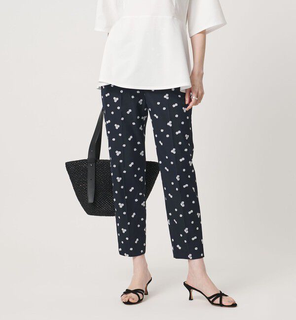 UNITED ARROWS「エンブロイダリー フラワー スリム テーパードパンツ ‐ウォッシャブル‐」|チノ|NAVY
