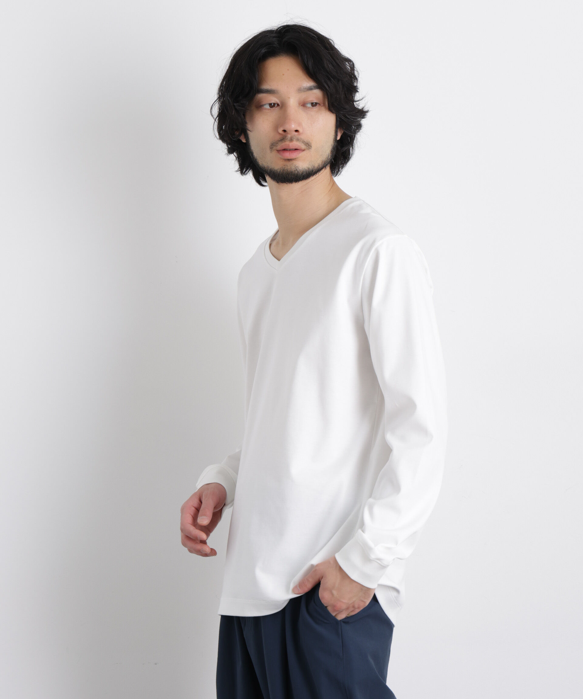 nano･universe「アンチスメルVネックTシャツ 長袖」|Tシャツ・カットソー|