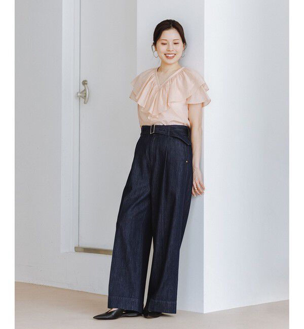 ROPE「【WEB限定カラー】Vネックフリルブラウス(無地・ピンストライプ)/イージーケア」|シャツ・ブラウス|