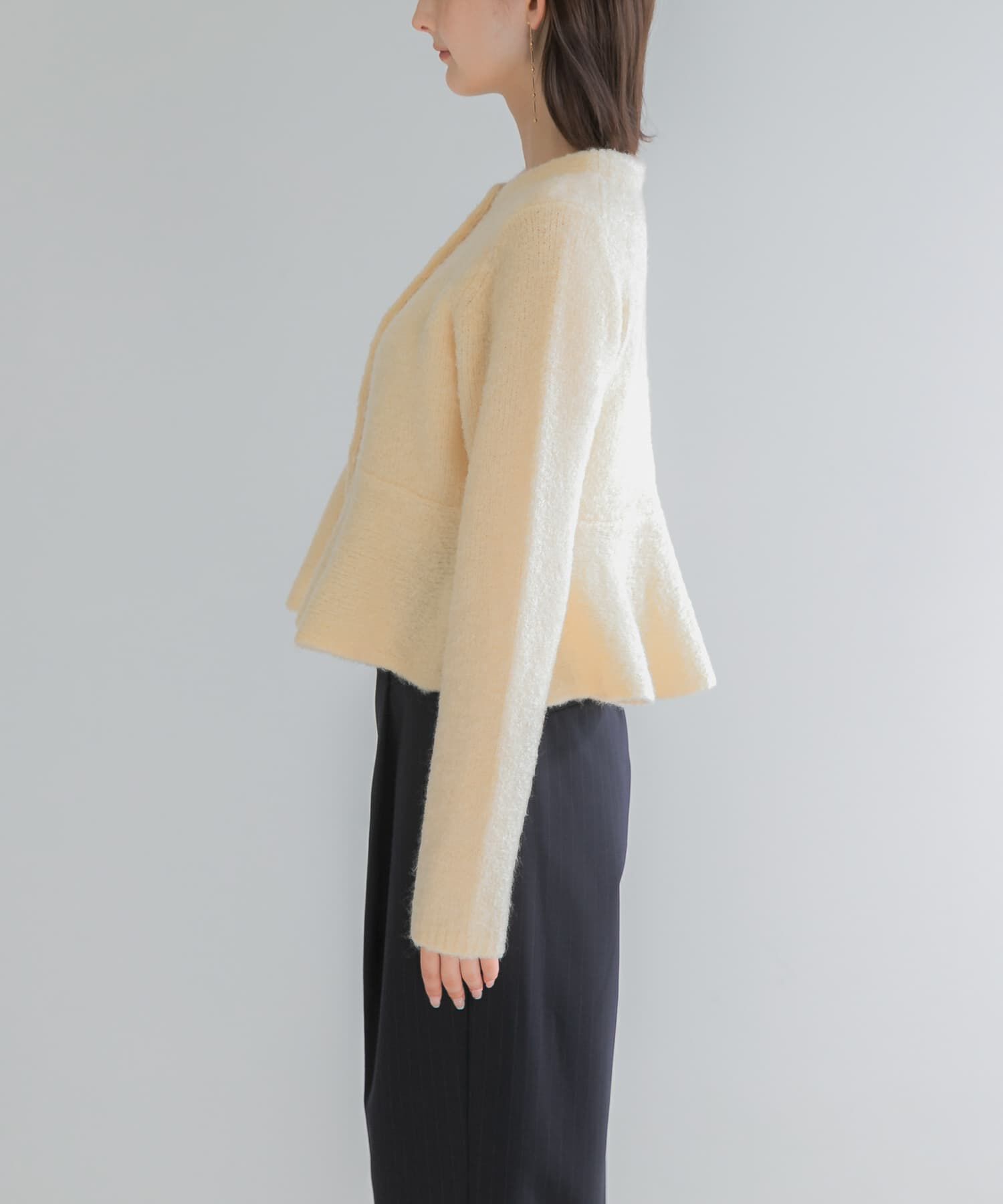 URBAN RESEARCH ROSSO「『WEB限定』ブークレーペプラムカーディガン」|カーディガン|