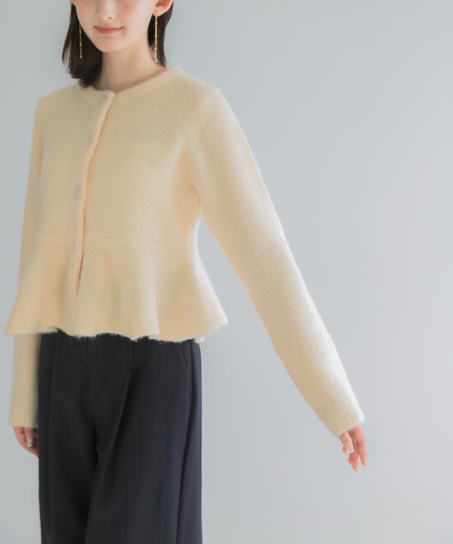 URBAN RESEARCH ROSSO「『WEB限定』ブークレーペプラムカーディガン」|カーディガン|