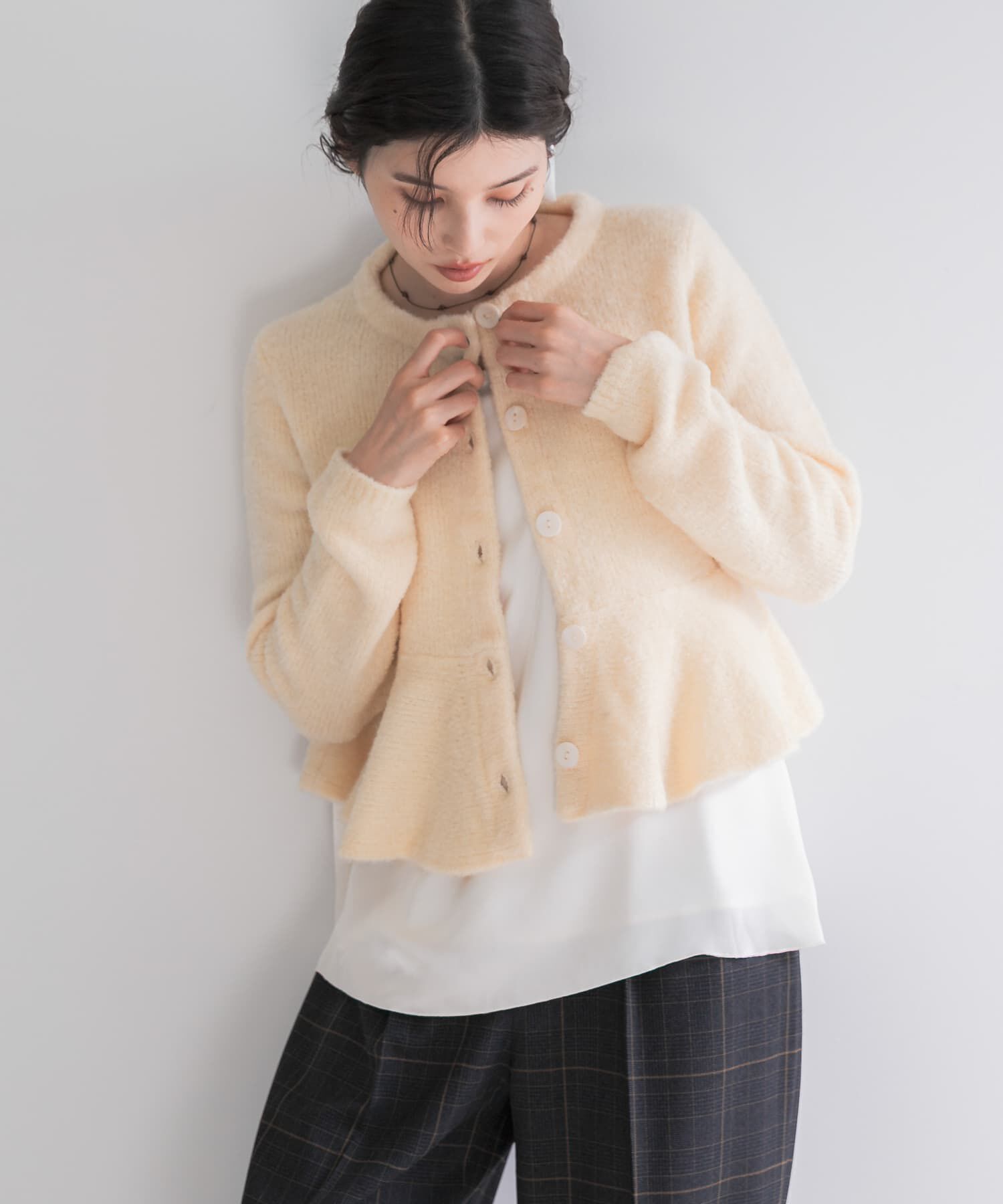 URBAN RESEARCH ROSSO「『WEB限定』ブークレーペプラムカーディガン」|カーディガン|