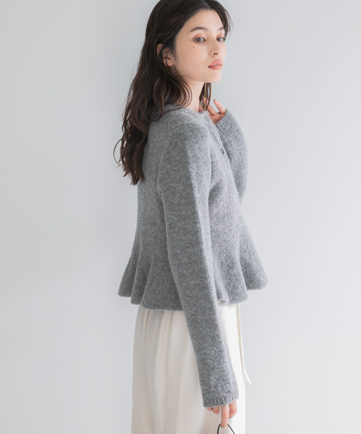 URBAN RESEARCH ROSSO「『WEB限定』ブークレーペプラムカーディガン」|カーディガン|