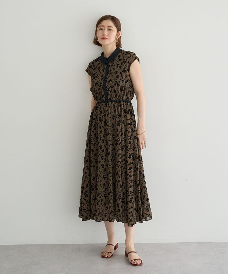 YECCA VECCA「フロッキーフラワー柄襟付きワンピース」|ワンピース|Brown
