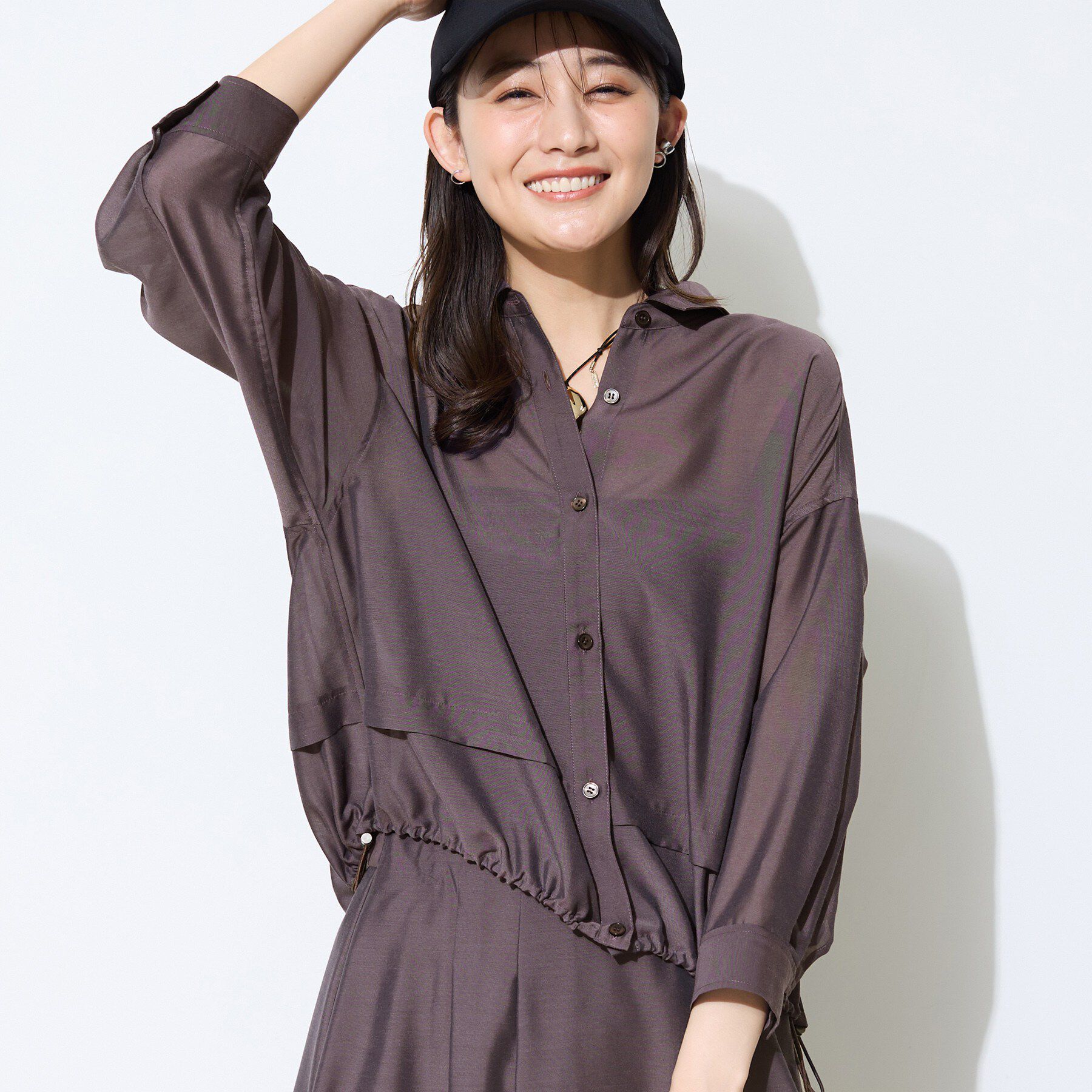 INDIVI「【接触冷感／洗える／2WAY】ドロスト付 シアーシャンブレーシャツ」|シャツ・ブラウス|ブラウン(444)