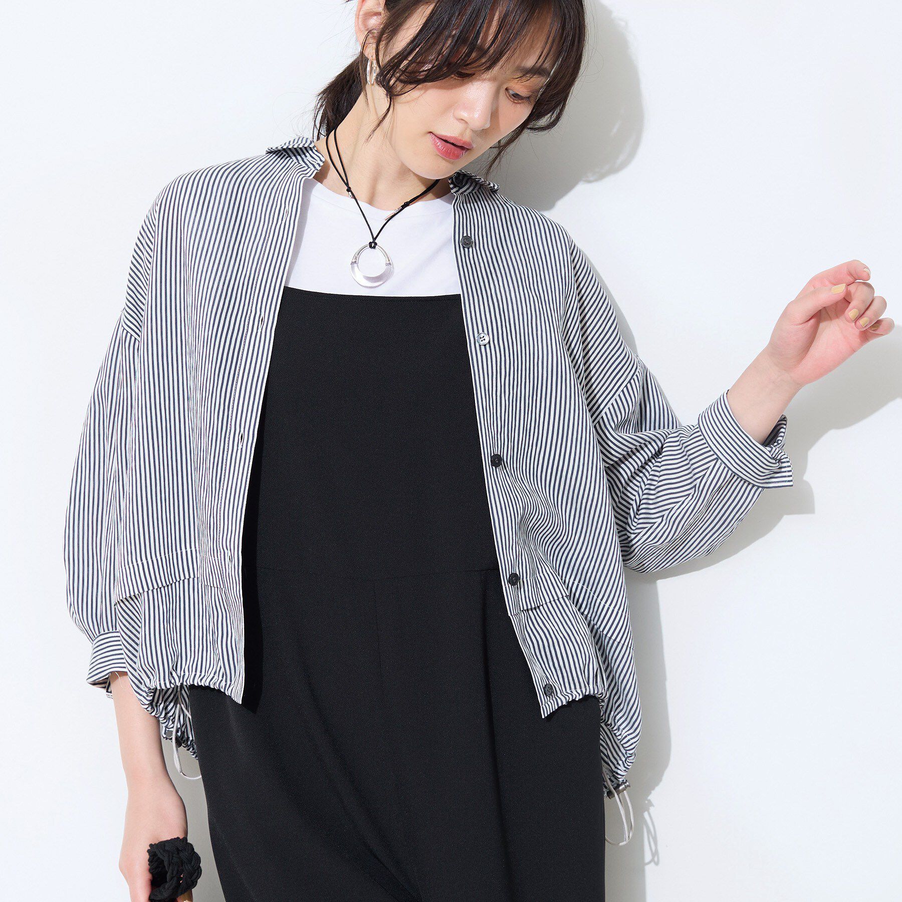 INDIVI「【接触冷感／洗える／2WAY】ドロスト付 シアーシャンブレーシャツ」|シャツ・ブラウス|ネイビー(694)