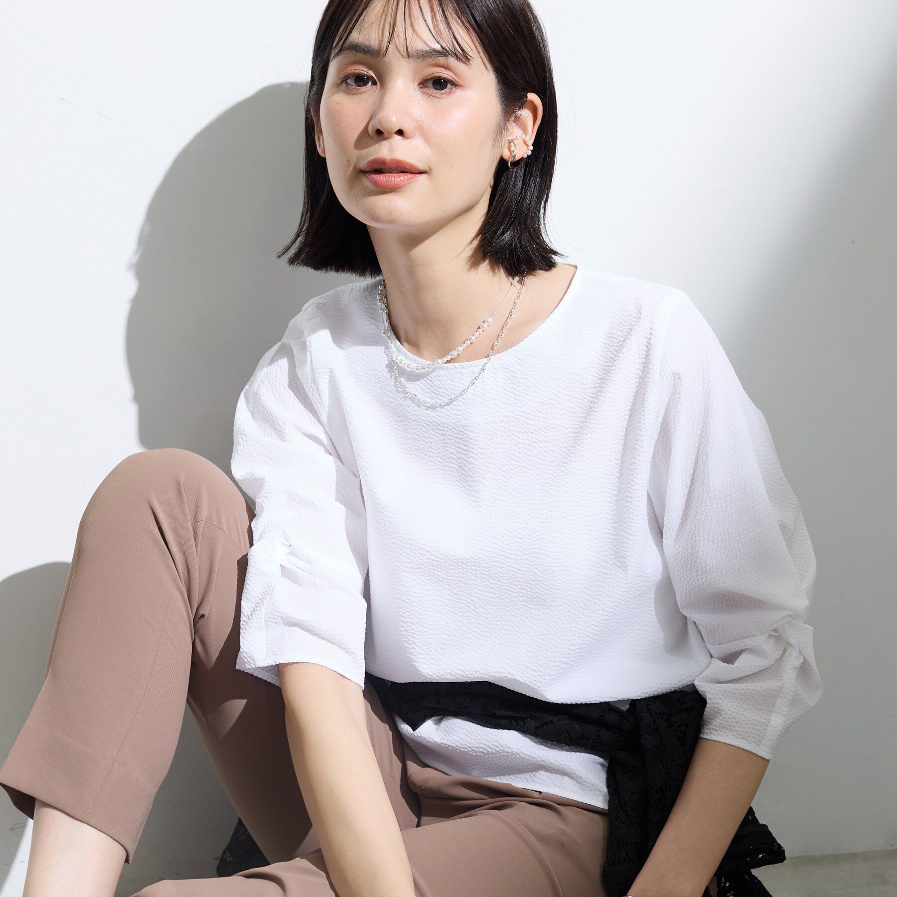 INDIVI「【撥水／UVケア】ねじり袖サッカートップス」|Tシャツ・カットソー|ホワイト(001)