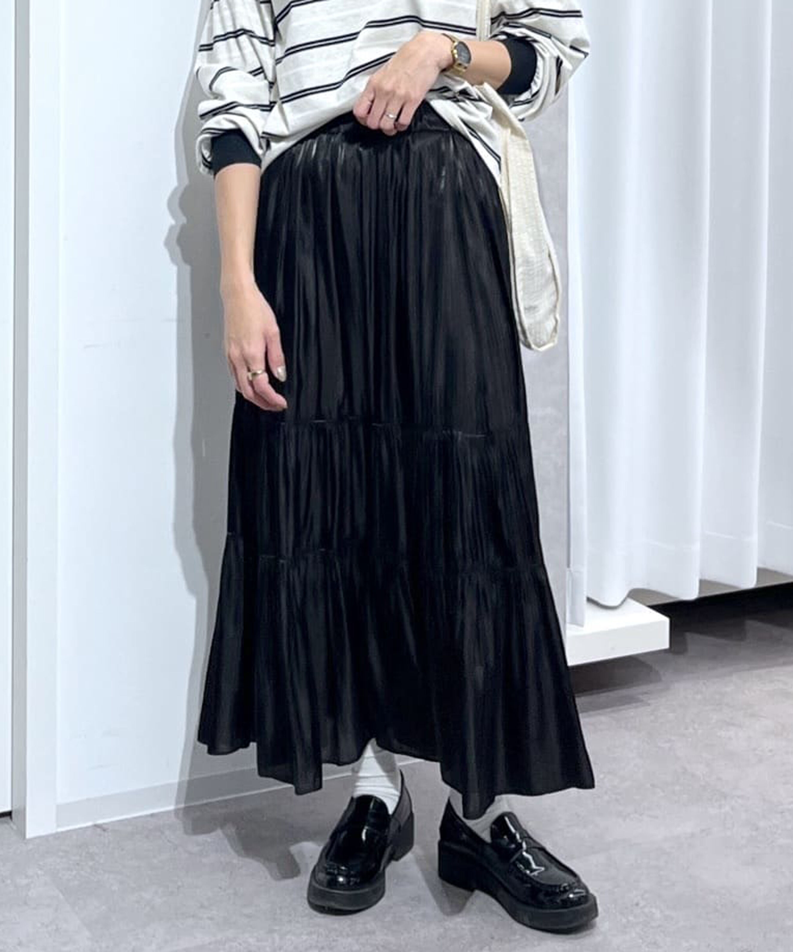  「シャイニーティアードスカート」|スカート|ブラック