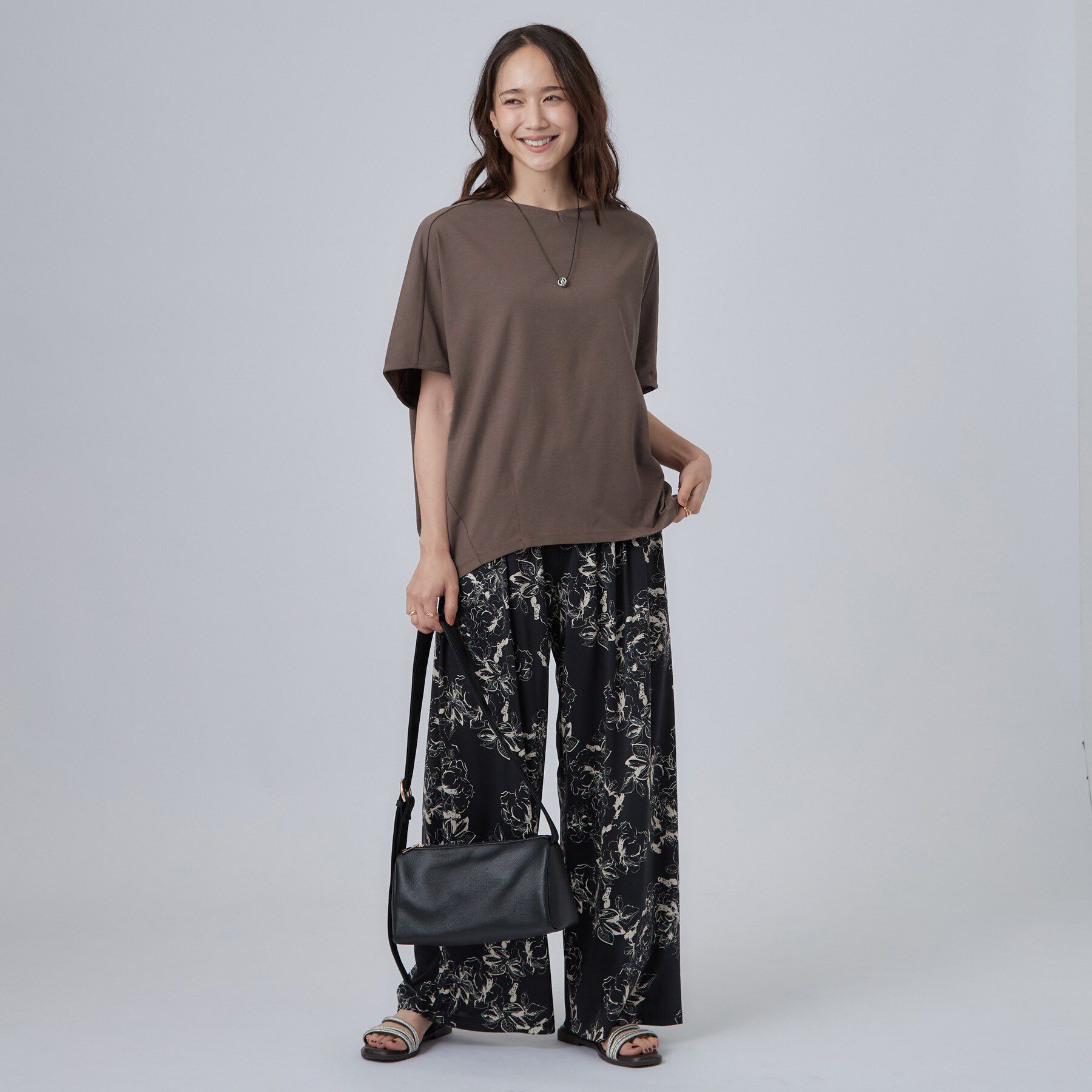 SHOO･LA･RUE「【ひんやり/体型カバー】インせず着られる 上品見えのドルマントップス」|Tシャツ・カットソー|