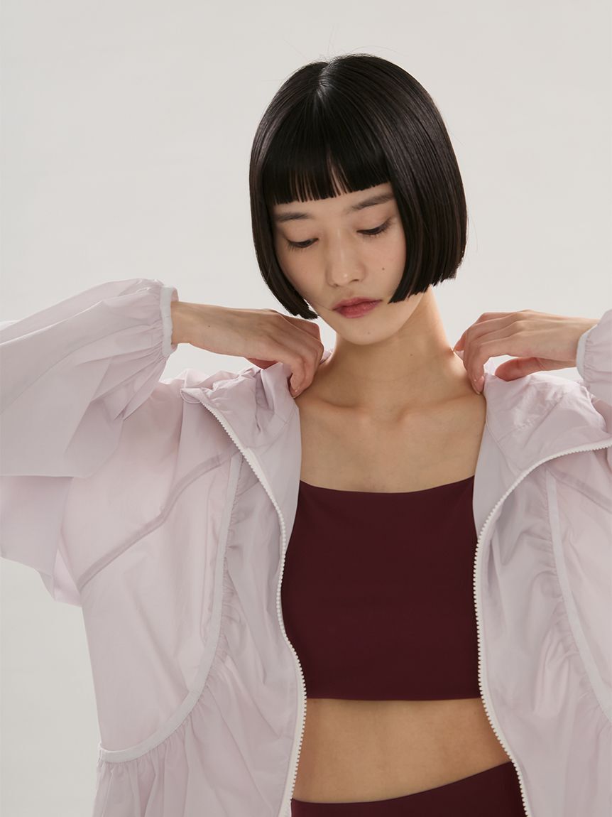 emmi atelier「【ONLINE限定カラーあり】ギャザーディテールナイロンブルゾン【セットアップ対応】/撥水」|ブルゾン・スタジャン|