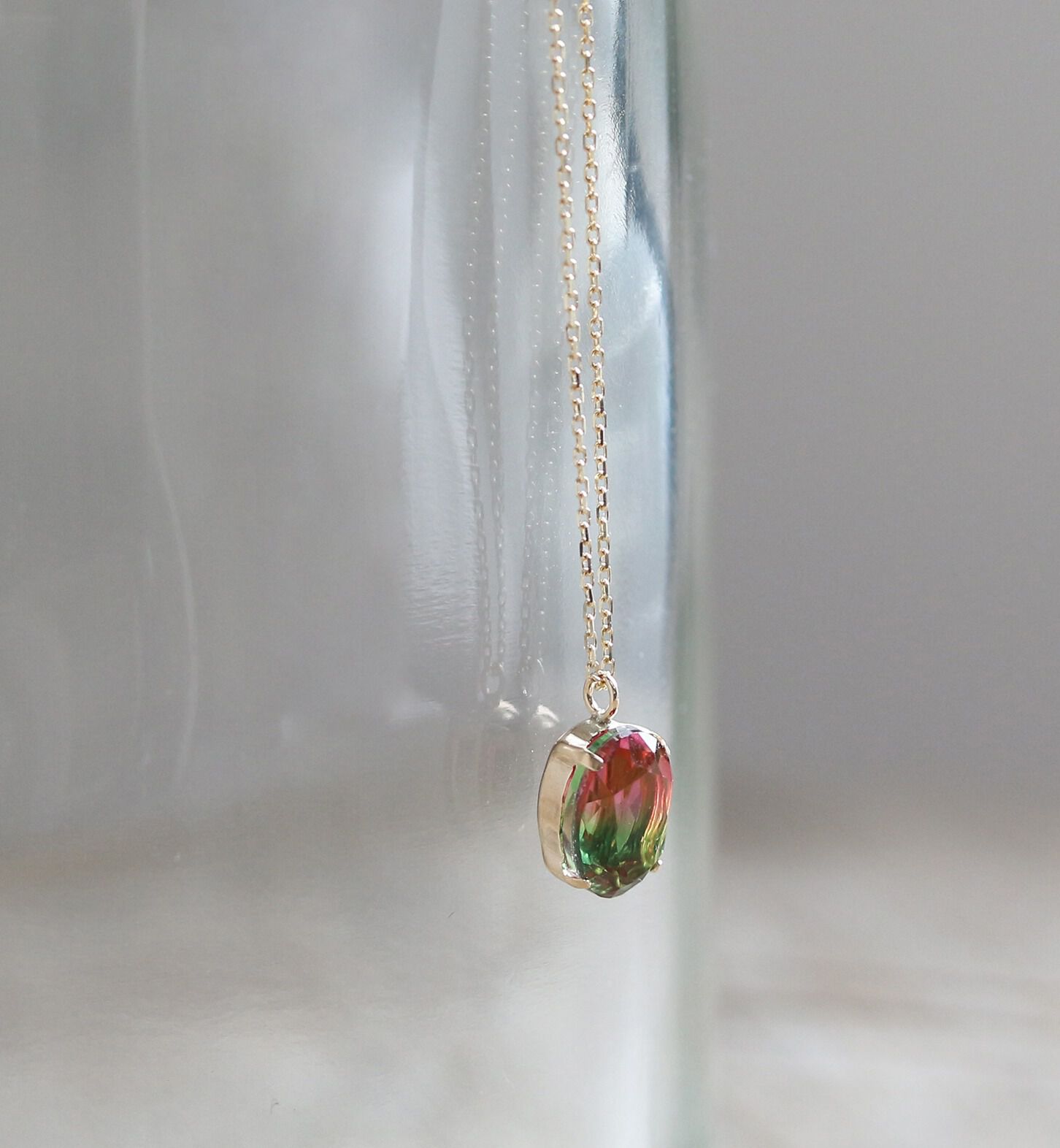 「グラデーションクリスタル ネックレス | K10YG」|ピアス|