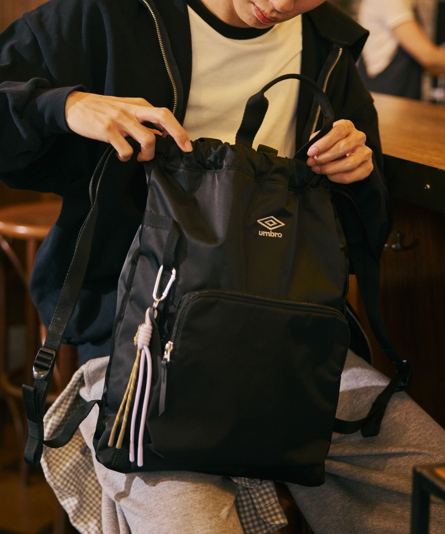umbro「umbro/アンブロ ６Ｗ１３ 2WAY ナップサック 手持ち B5サイズ対応 20312」|ショルダー・メッセンジャー|