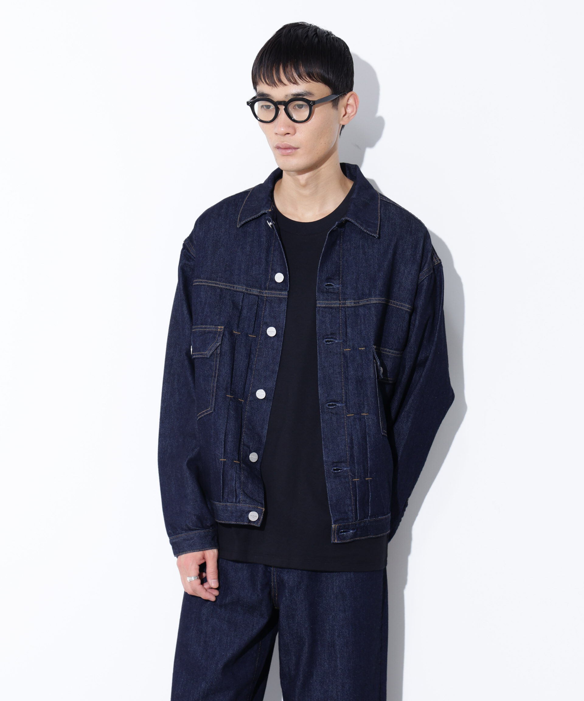 nano･universe「AUTHENコラボ SILKNIZED DENIM トラッカージャケット(セットアップ可)」|ブルゾン・スタジャン|
