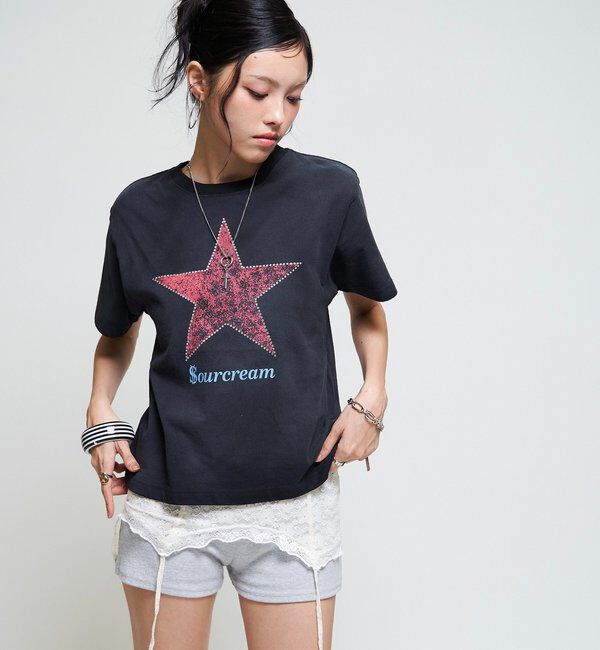  「【Sourcream/UNISEX】ラインストーンスターグラフィックTEE」|Tシャツ・カットソー|