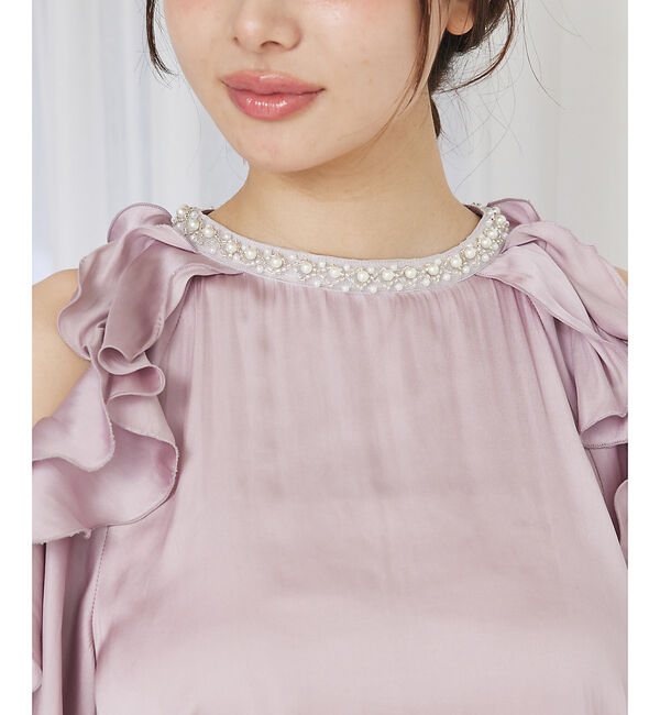 SELFIST「【品よく肌見せ】ショルダーオープンビジュー付フリルブラウス」|シャツ・ブラウス|