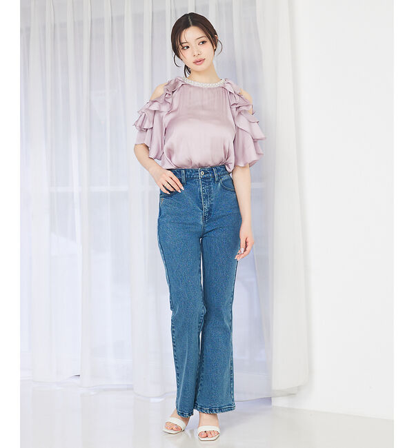 SELFIST「【品よく肌見せ】ショルダーオープンビジュー付フリルブラウス」|シャツ・ブラウス|