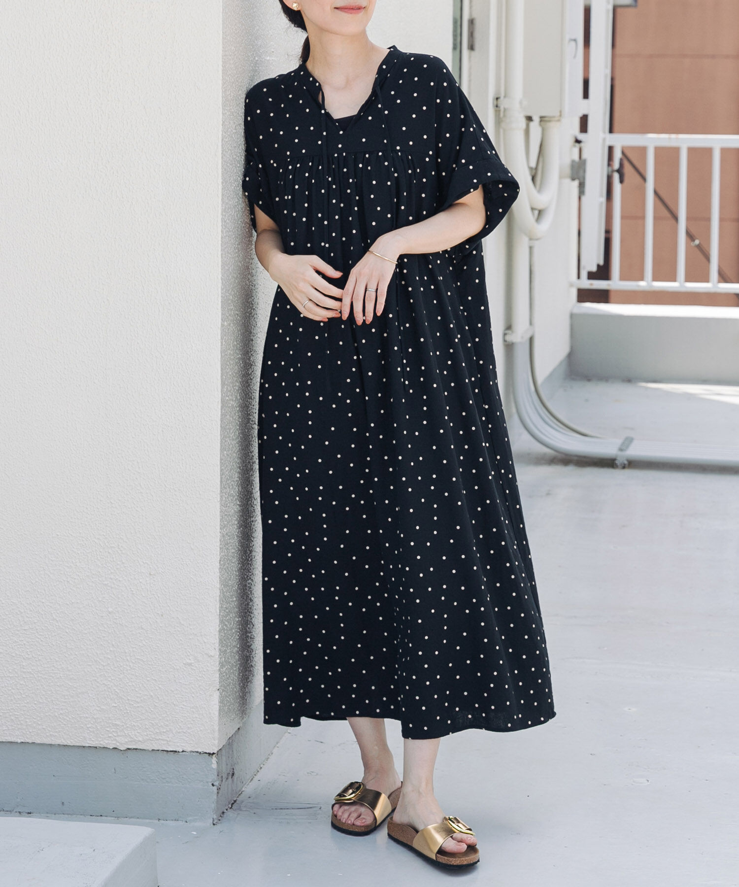URBAN RESEARCH DOORS「リネンリヨセルドットワンピース」|ワンピース|ブラック