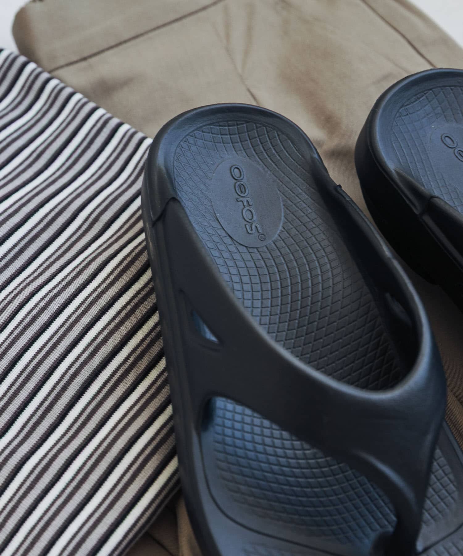 URBAN RESEARCH DOORS「OOFOS　OORIGINAL」|サンダル|