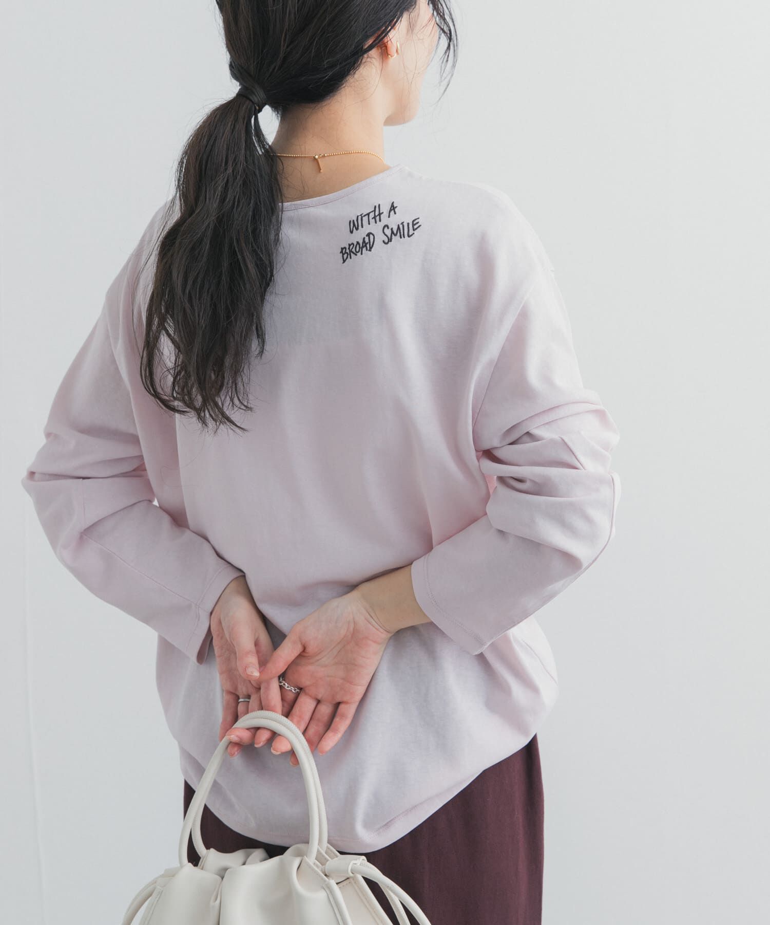 URBAN RESEARCH DOORS「バック刺繍ロングスリーブTシャツ」|Tシャツ・カットソー|ピンク