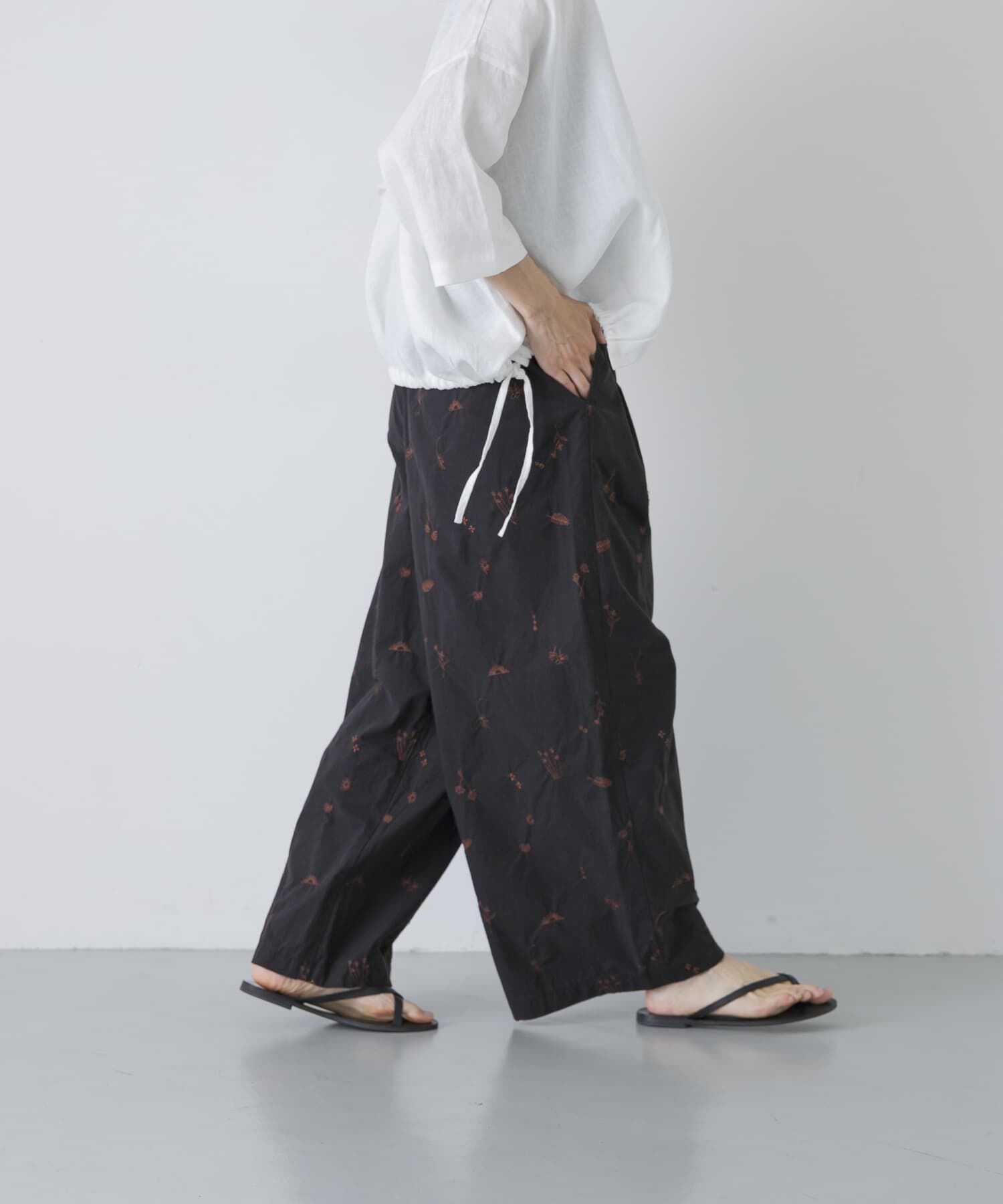 かぐれ「ドローイング刺繍パンツ」|その他|