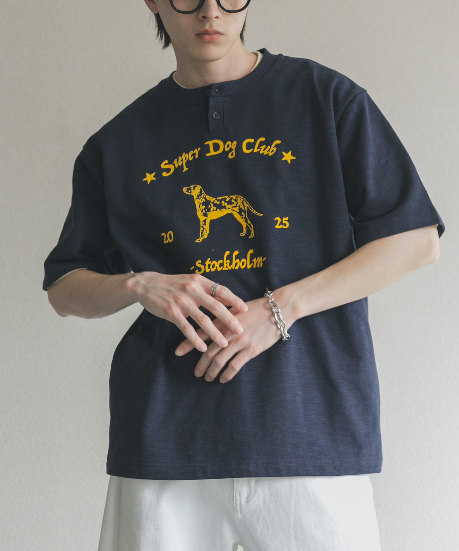 SENSE OF PLACE by URBAN RESEARCH「ヴィンテージグラフィックヘンリーネックTシャツ」|Tシャツ・カットソー|ネイビー