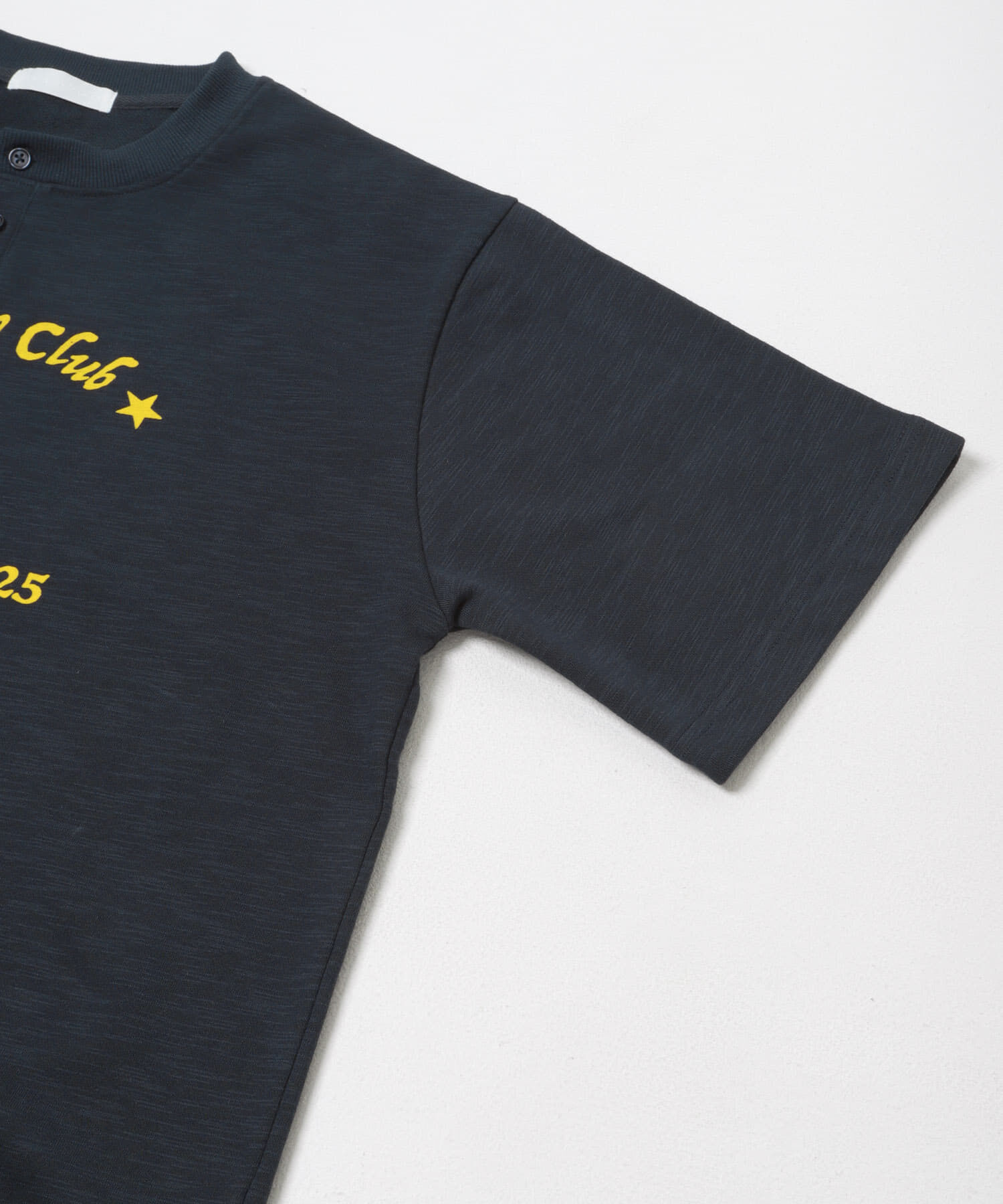 SENSE OF PLACE by URBAN RESEARCH「ヴィンテージグラフィックヘンリーネックTシャツ」|Tシャツ・カットソー|