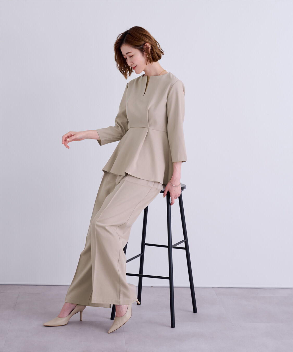 ur's「1タックセンタープレスワイドパンツ」|スラックス|