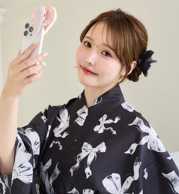  「【3COINSコラボ】スキントーンスマホライト」|その他|