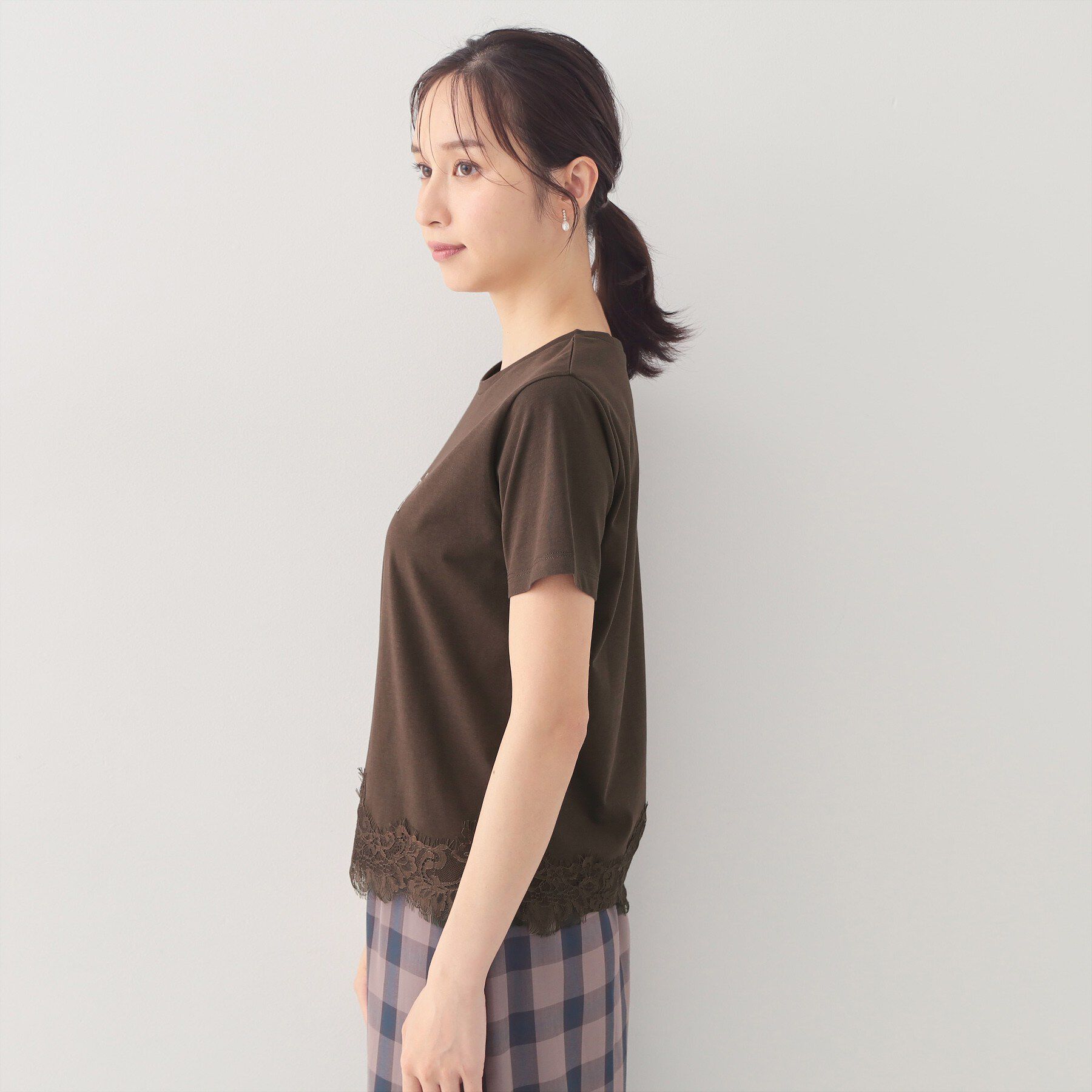 index「【接触冷感／UVケア】裾レースロゴTシャツ《洗濯機OK》」|Tシャツ・カットソー|