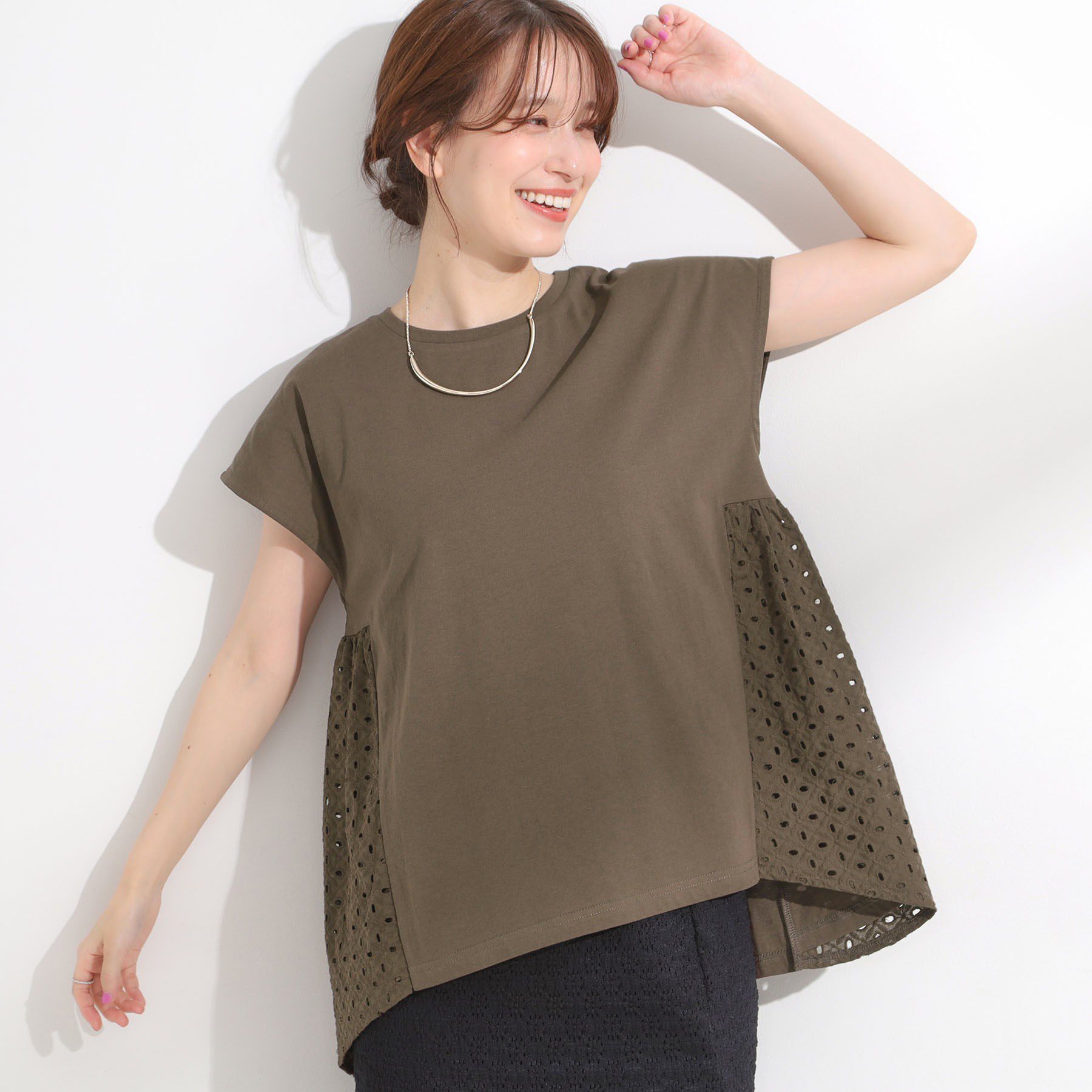 SHOO･LA･RUE「【S-LL/体型カバー】インせずサマ見え レースドッキングトップス」|Tシャツ・カットソー|ブラウン(044)