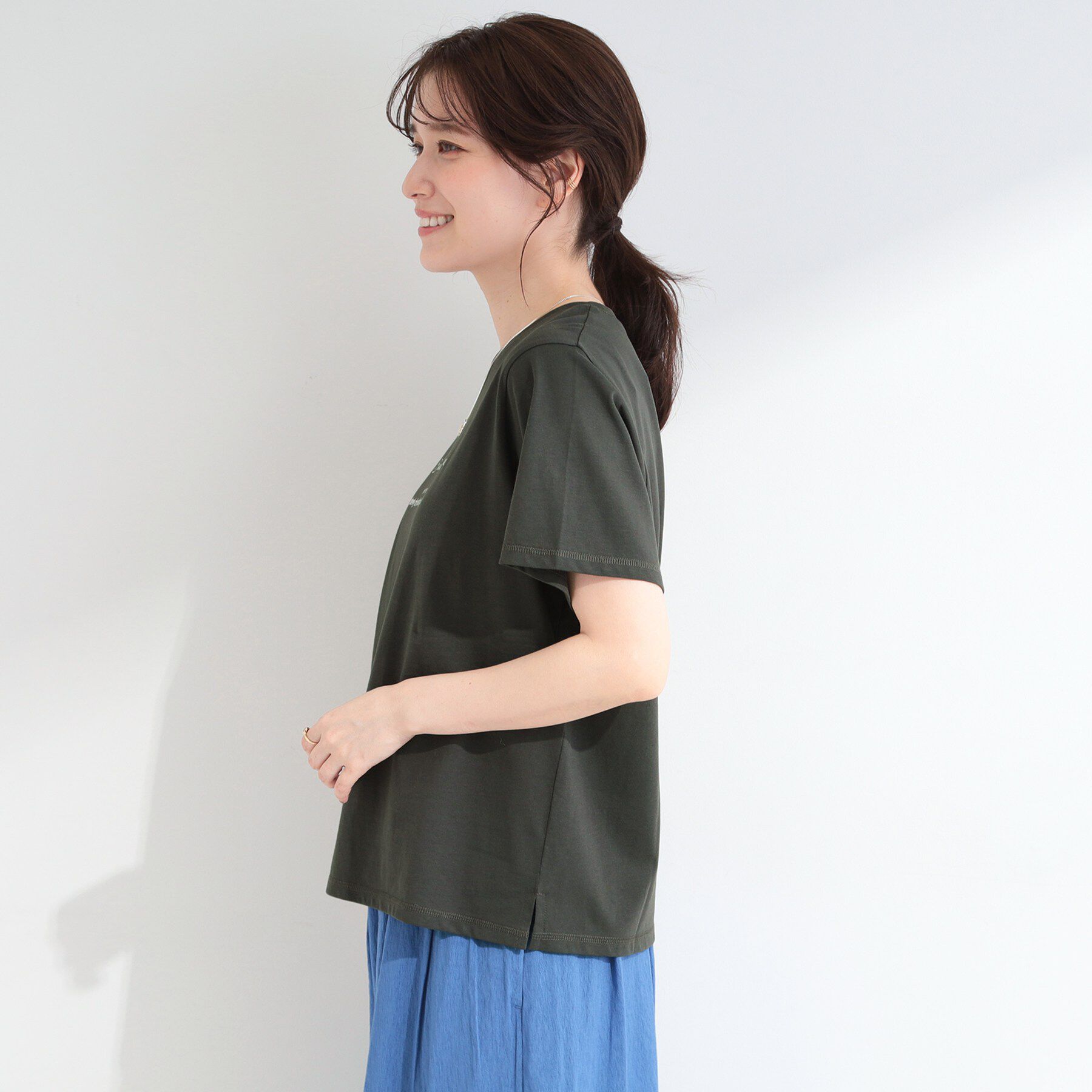 SHOO･LA･RUE「【綿100%/ひんやり/S-LL/洗濯機可】選べる5柄 大人のベーシックカラープリントTシャツ」|Tシャツ・カットソー|