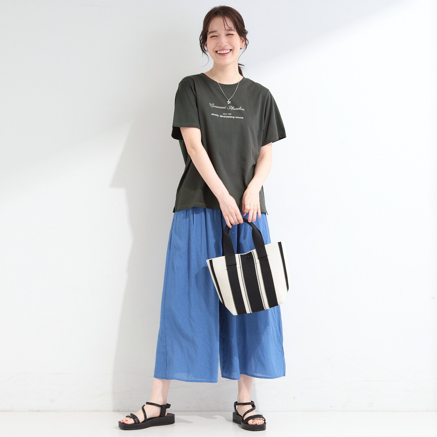 SHOO･LA･RUE「【綿100%/ひんやり/S-LL/洗濯機可】選べる5柄 大人のベーシックカラープリントTシャツ」|Tシャツ・カットソー|