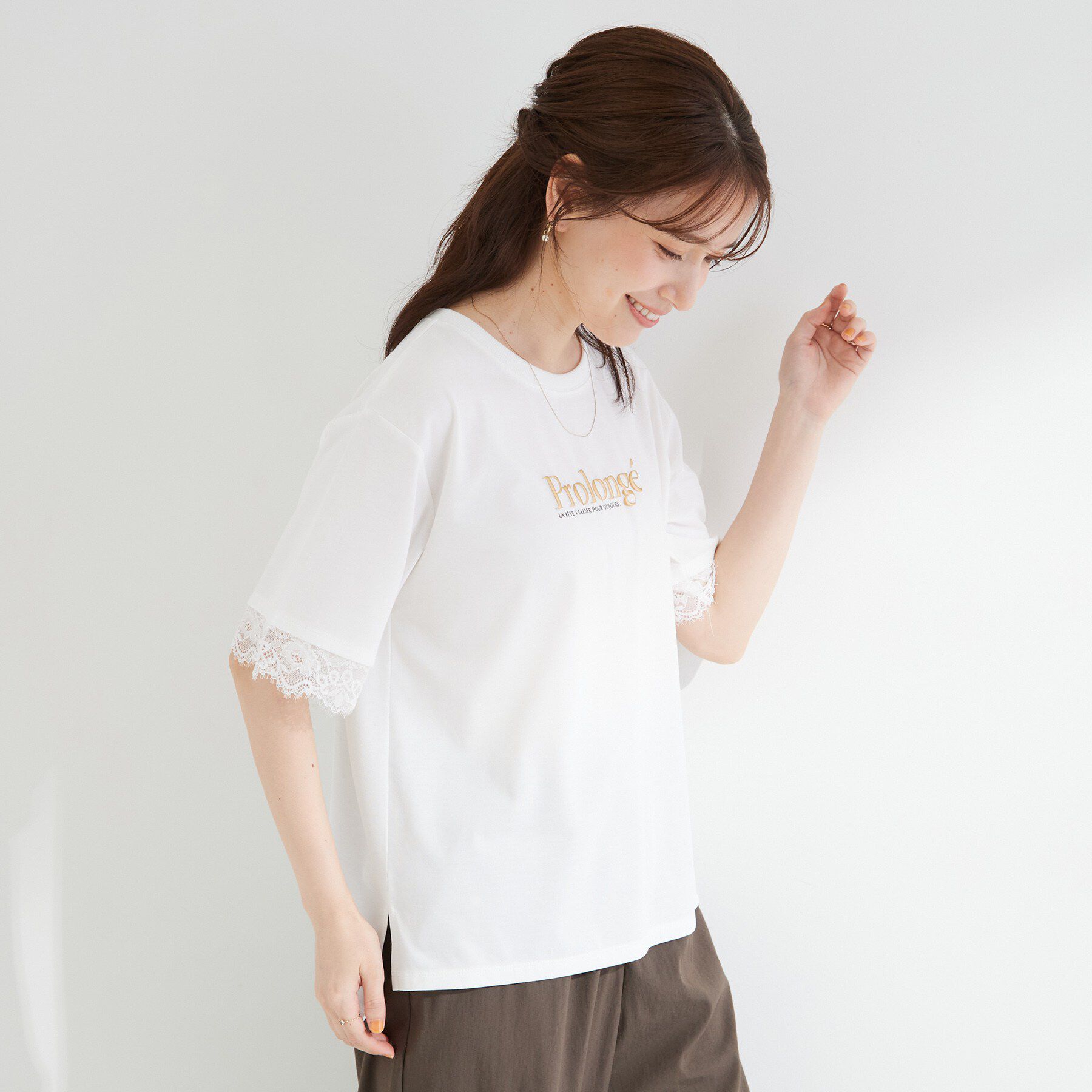 SHOO･LA･RUE「【ひんやり/UV/S-LL】柄アソート お袖レースが旬顔 上品に決まる大人Tシャツ」|Tシャツ・カットソー|