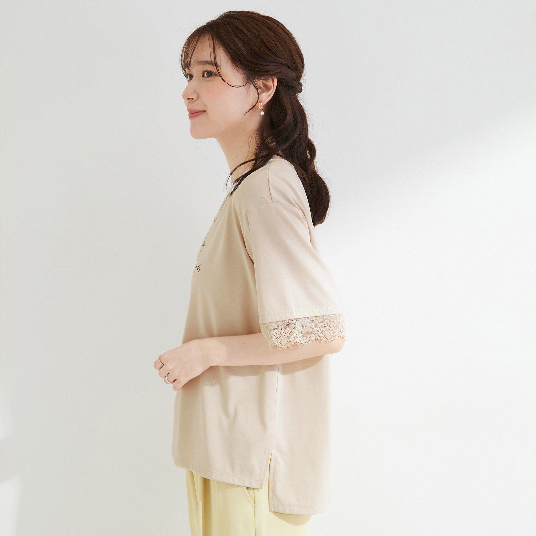 SHOO･LA･RUE「【ひんやり/UV/S-LL】柄アソート お袖レースが旬顔 上品に決まる大人Tシャツ」|Tシャツ・カットソー|