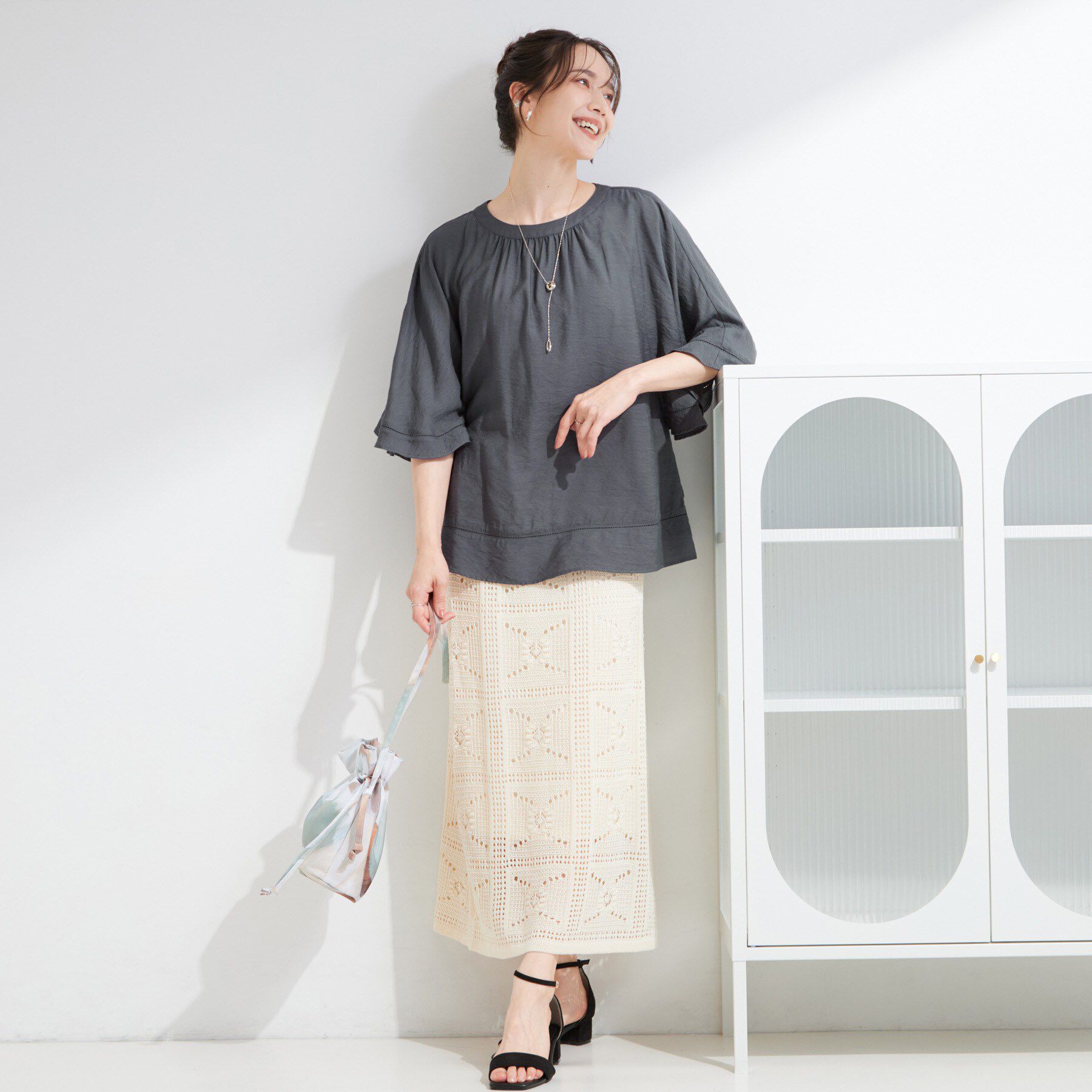 SHOO･LA･RUE「【ひんやり/S-LL/体型カバー】はしごレースが魅力な スラブポンチョ風ブラウス」|シャツ・ブラウス|